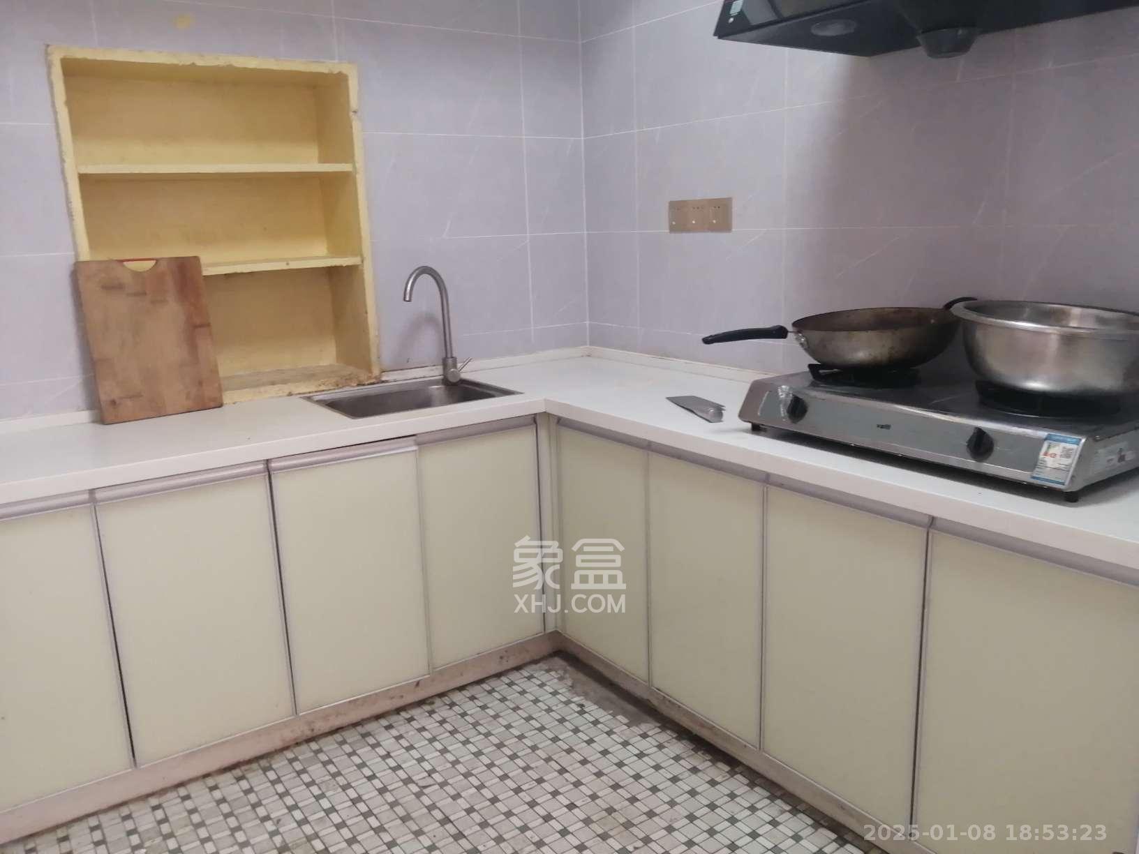 红旗社区  3室2厅1卫   2000.00元/月室内图