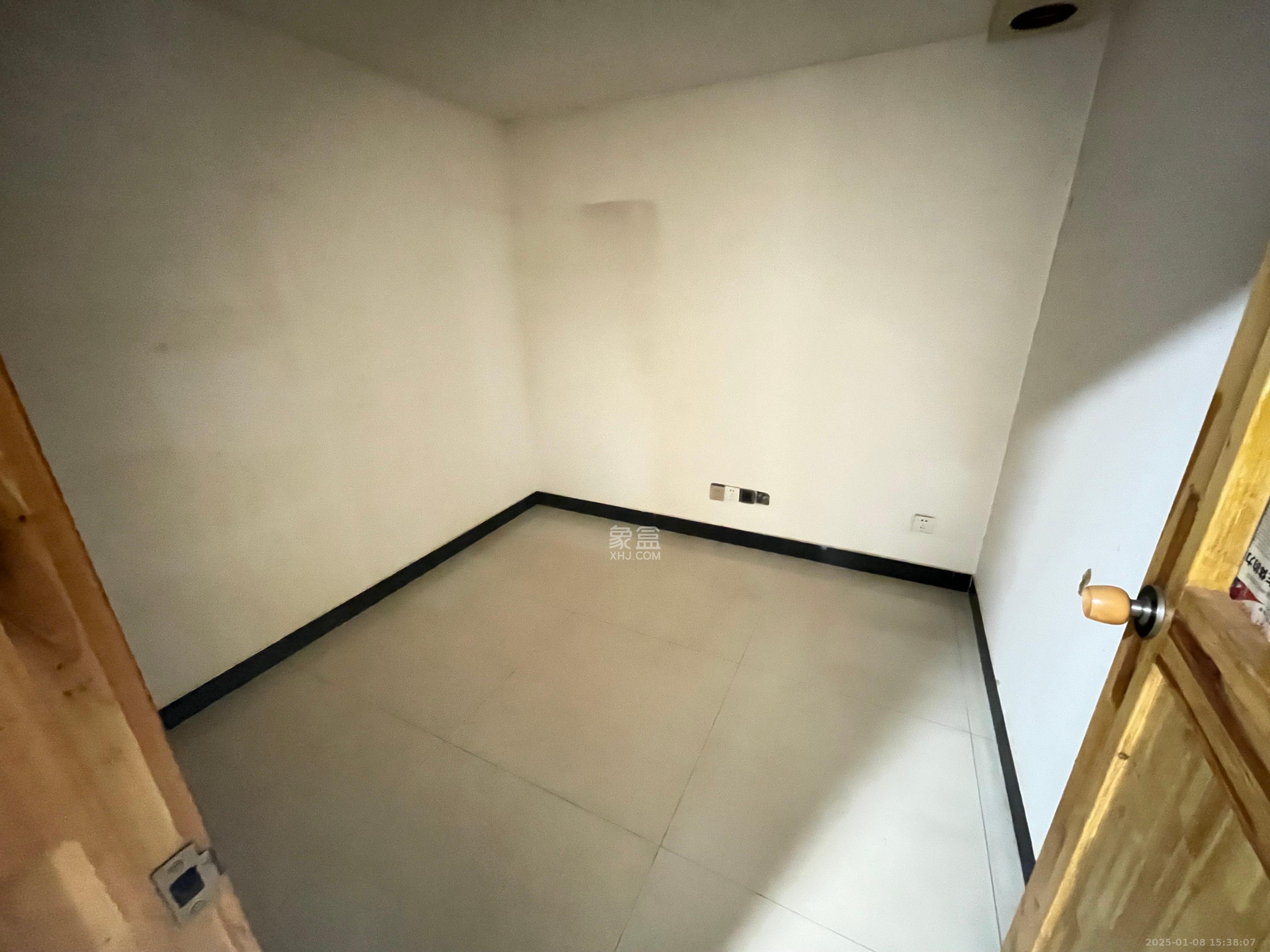 郡原广场   155.84㎡      14000.0元/月室内图