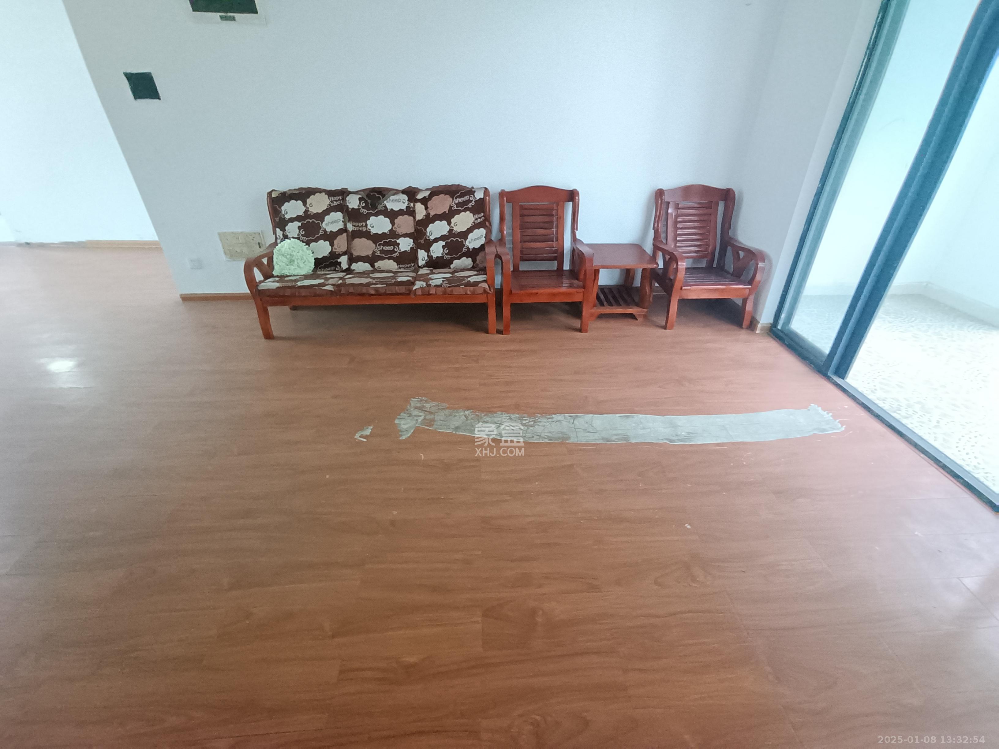 钱隆学府一、二期 3室2厅1卫 2600.0元/月 钱隆学府一、二期 3室2厅1卫 2600.0元/月室内图