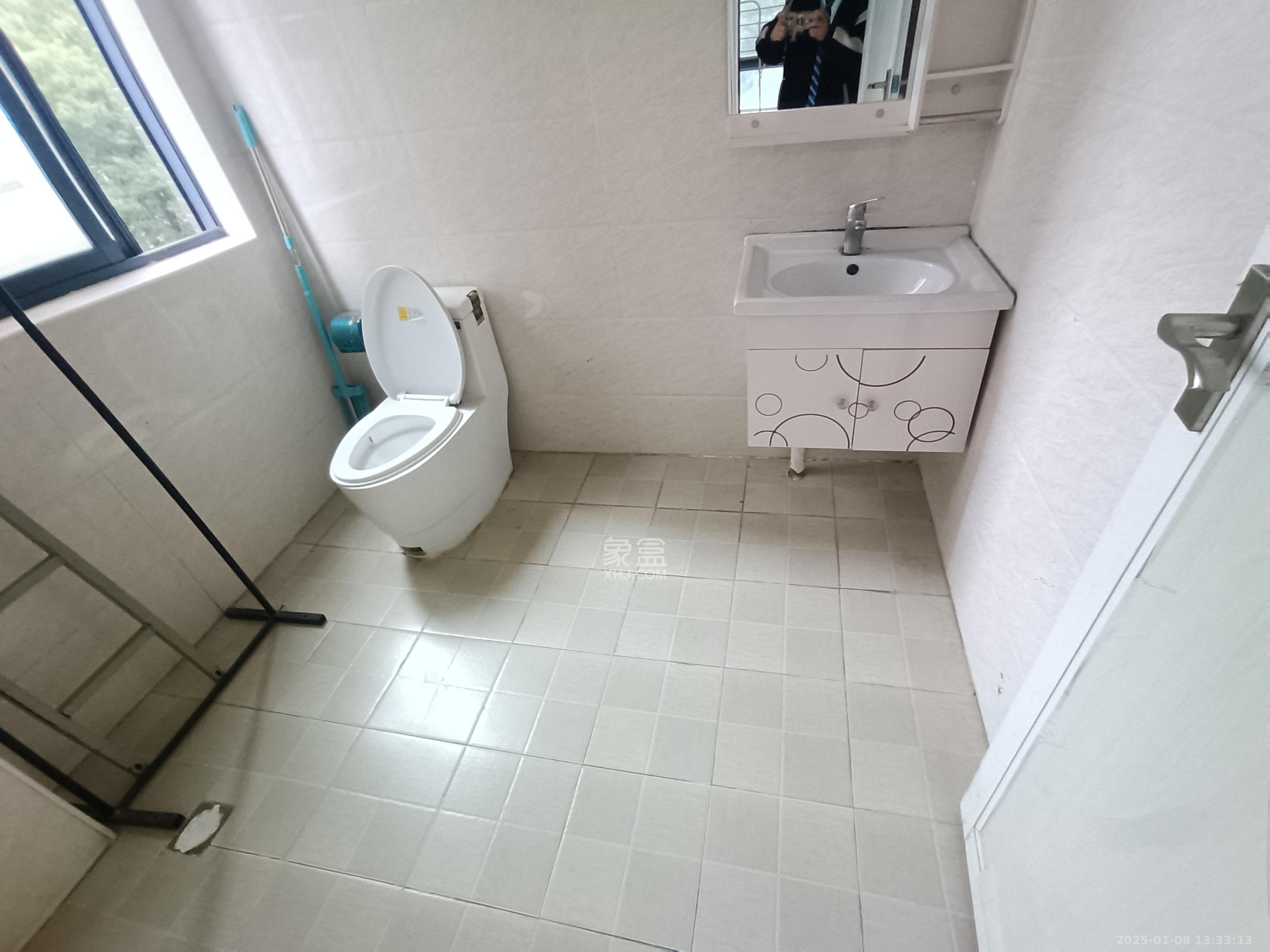 钱隆学府一、二期 3室2厅1卫 2600.0元/月 钱隆学府一、二期 3室2厅1卫 2600.0元/月室内图