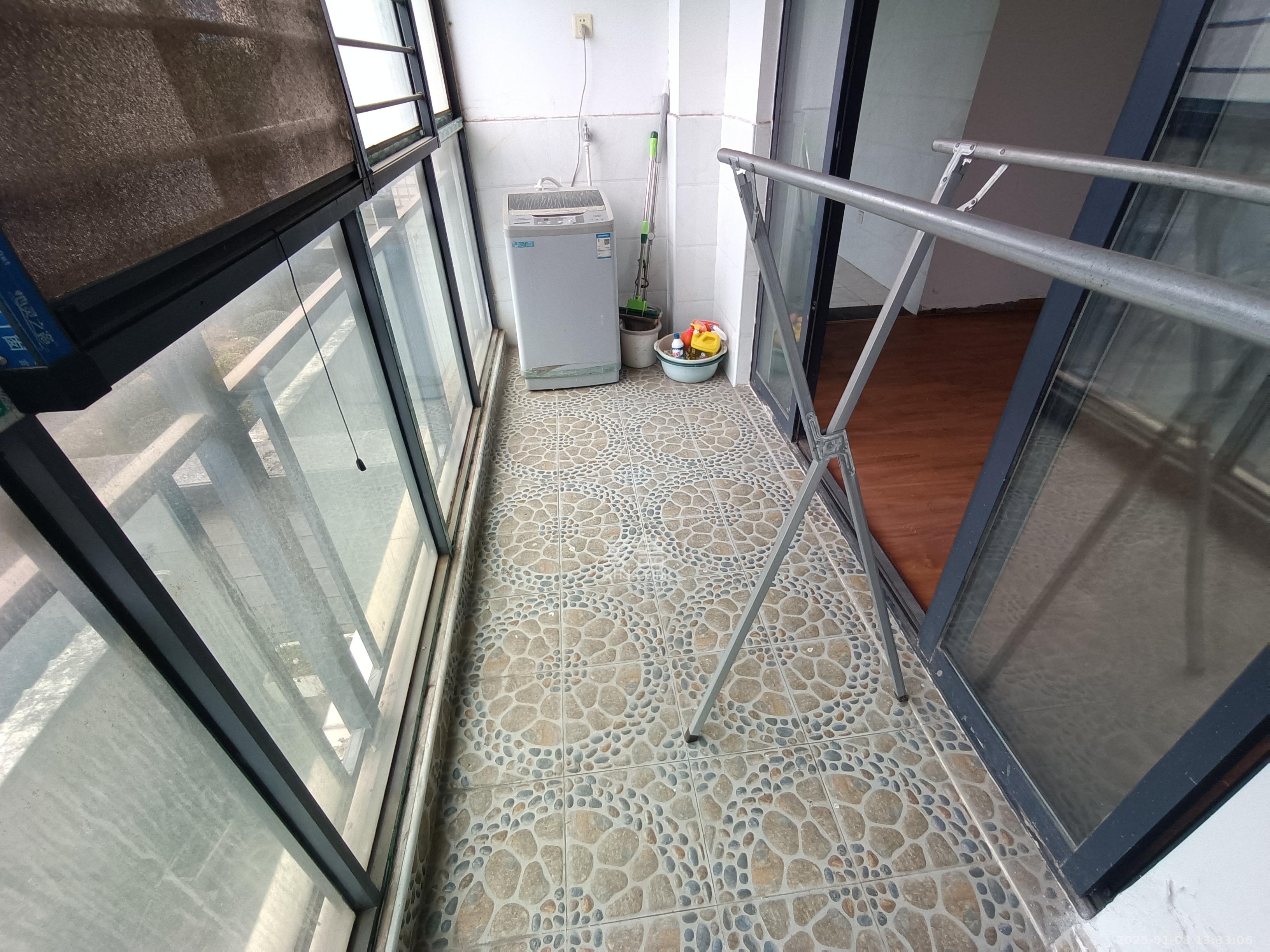 钱隆学府一、二期 3室2厅1卫 2600.0元/月 钱隆学府一、二期 3室2厅1卫 2600.0元/月室内图