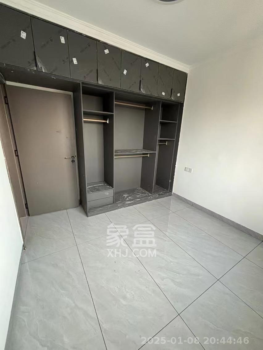 武广新都城(新都华府)  3室2厅2卫    2400.0元/月 武广新都城(新都华府)  3室2厅2卫    2400.0元/月室内图