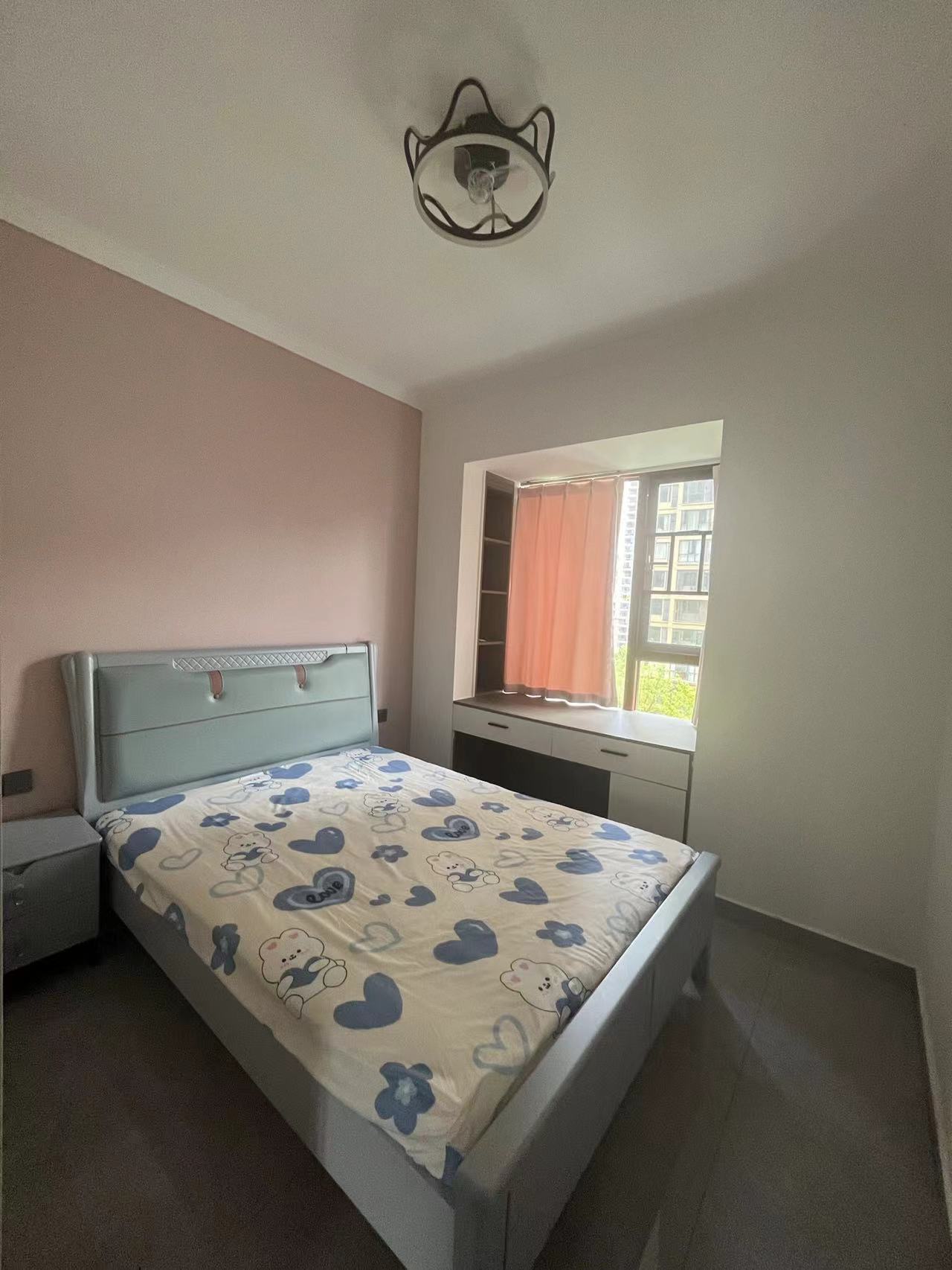 吉大汉珠山府 3室2厅2卫 102.0万 吉大汉珠山府 3室2厅2卫 102.0万客厅