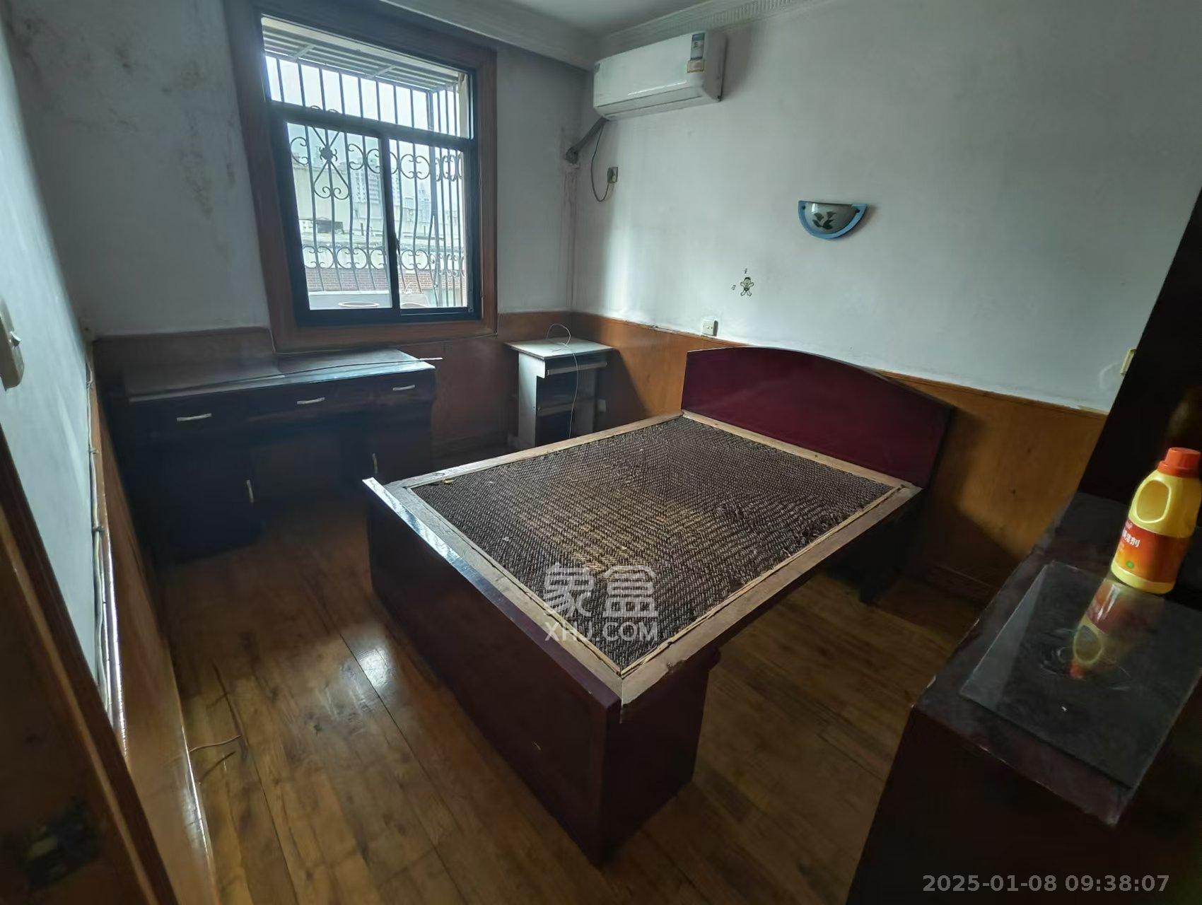 省建苑小区  2室1厅1卫    1300.0元/月 省建苑小区  2室1厅1卫    1300.0元/月室内图