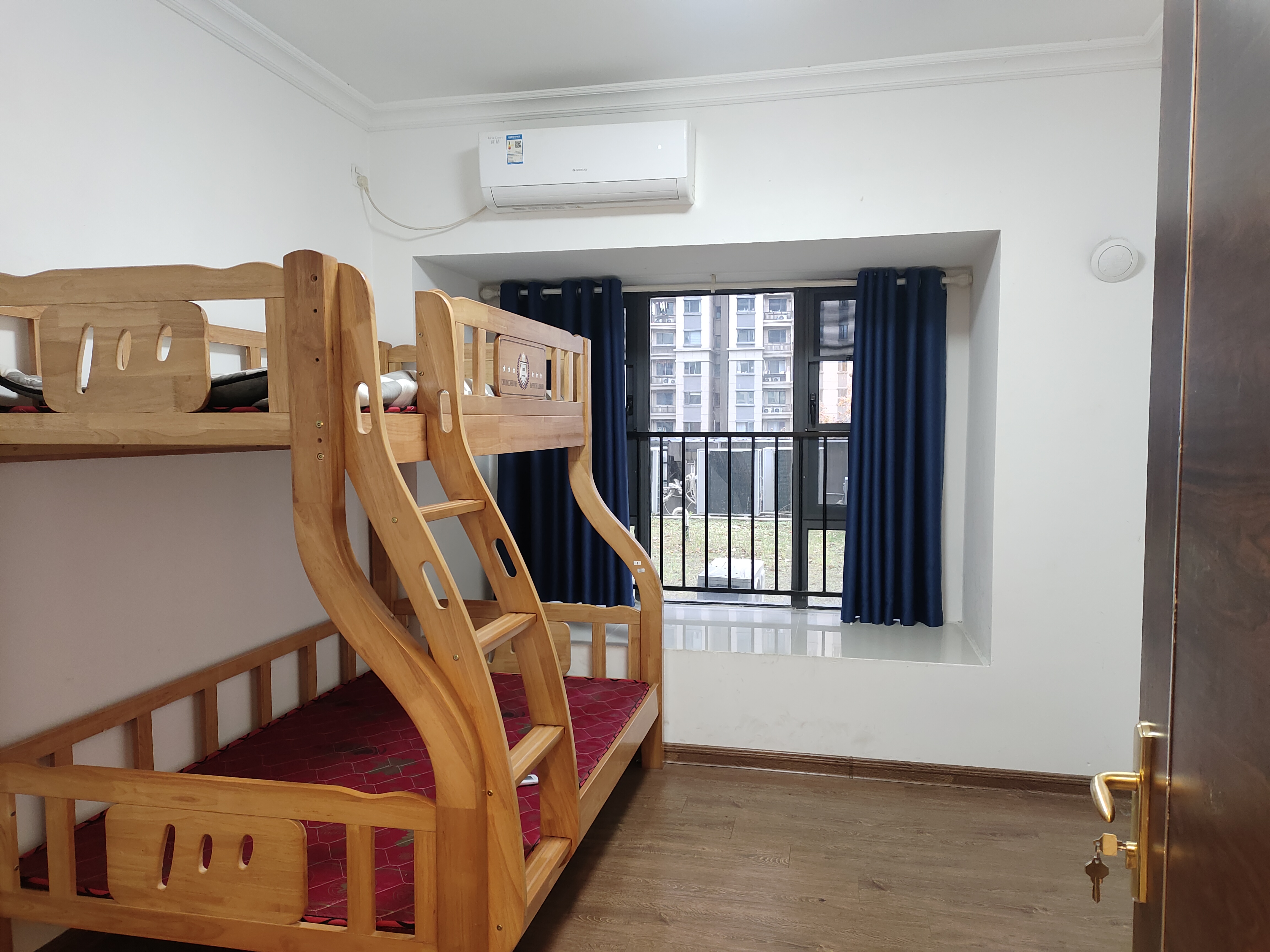 碧桂园朗州府 4室2厅2卫 2800.0元/月 碧桂园朗州府 4室2厅2卫 2800.0元/月室内图