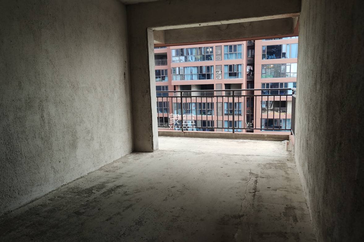 大同芙蓉二期(芙蓉广场) 4室2厅2卫 86.0万 大同芙蓉二期(芙蓉广场) 4室2厅2卫 86.0万室内图