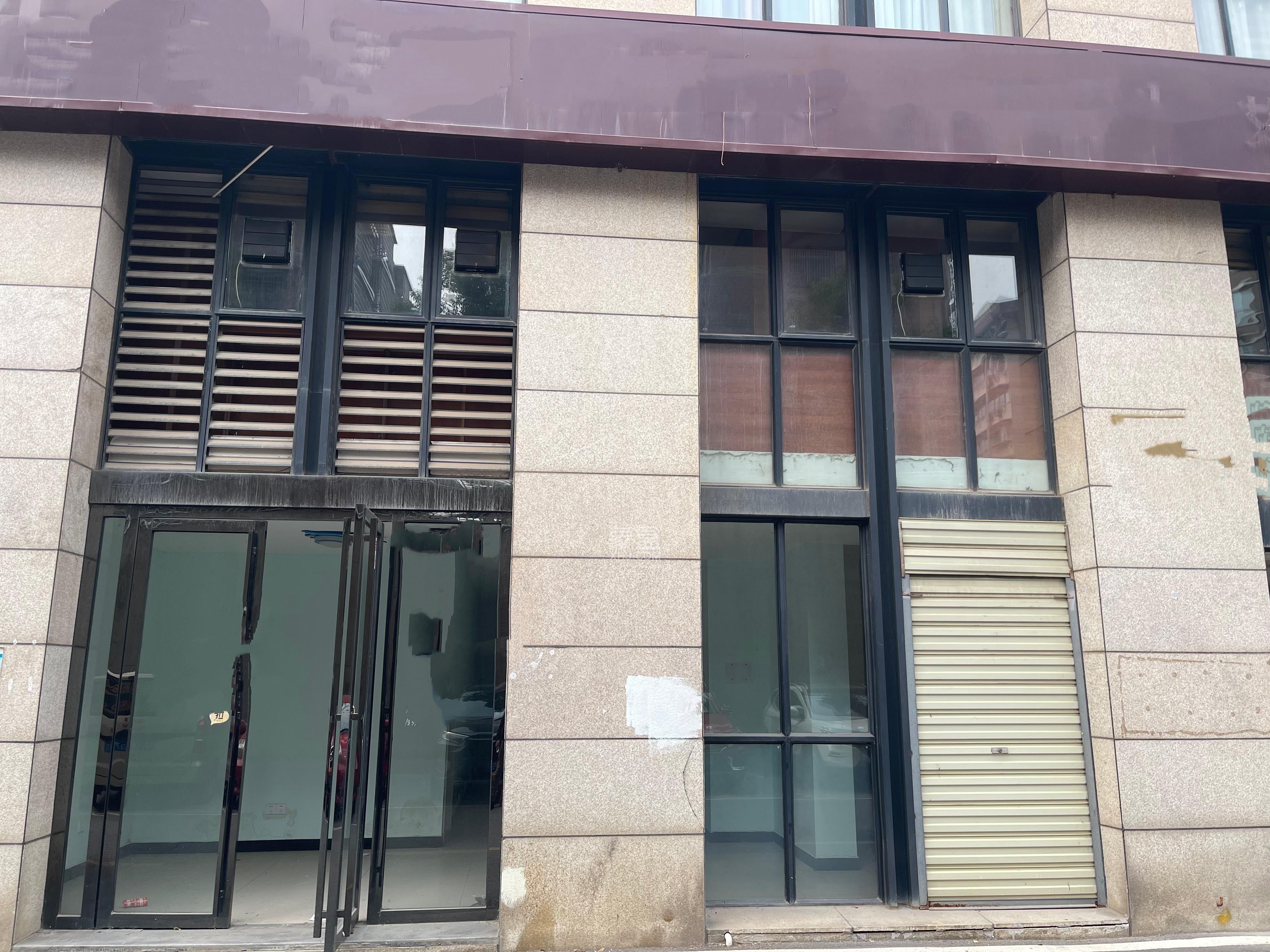 郡原广场   155.84㎡      14000.0元/月