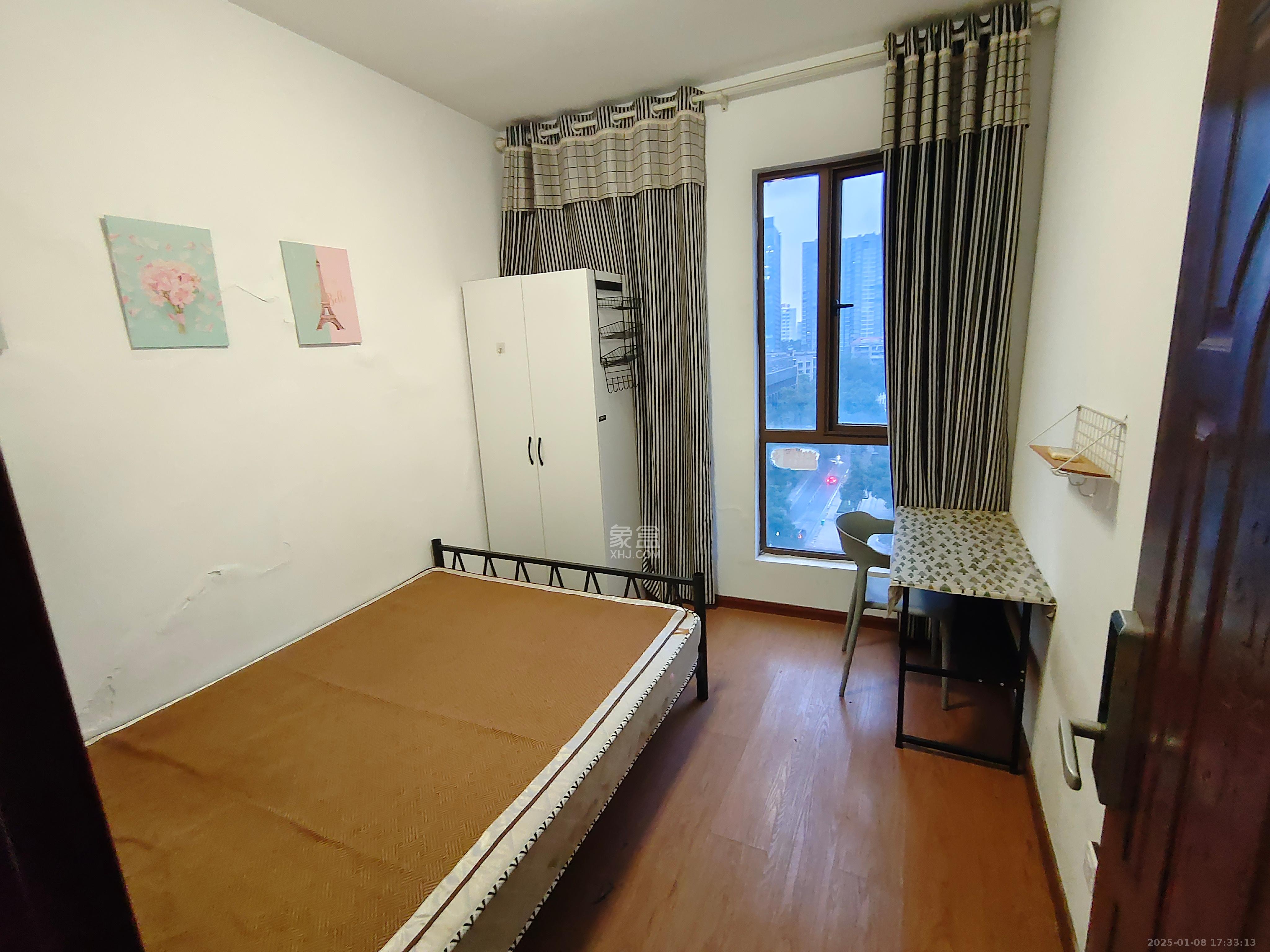 第六都(陆都小区)  5室2厅2卫    4500.0元/月 第六都(陆都小区)  5室2厅2卫    4500.0元/月室内图