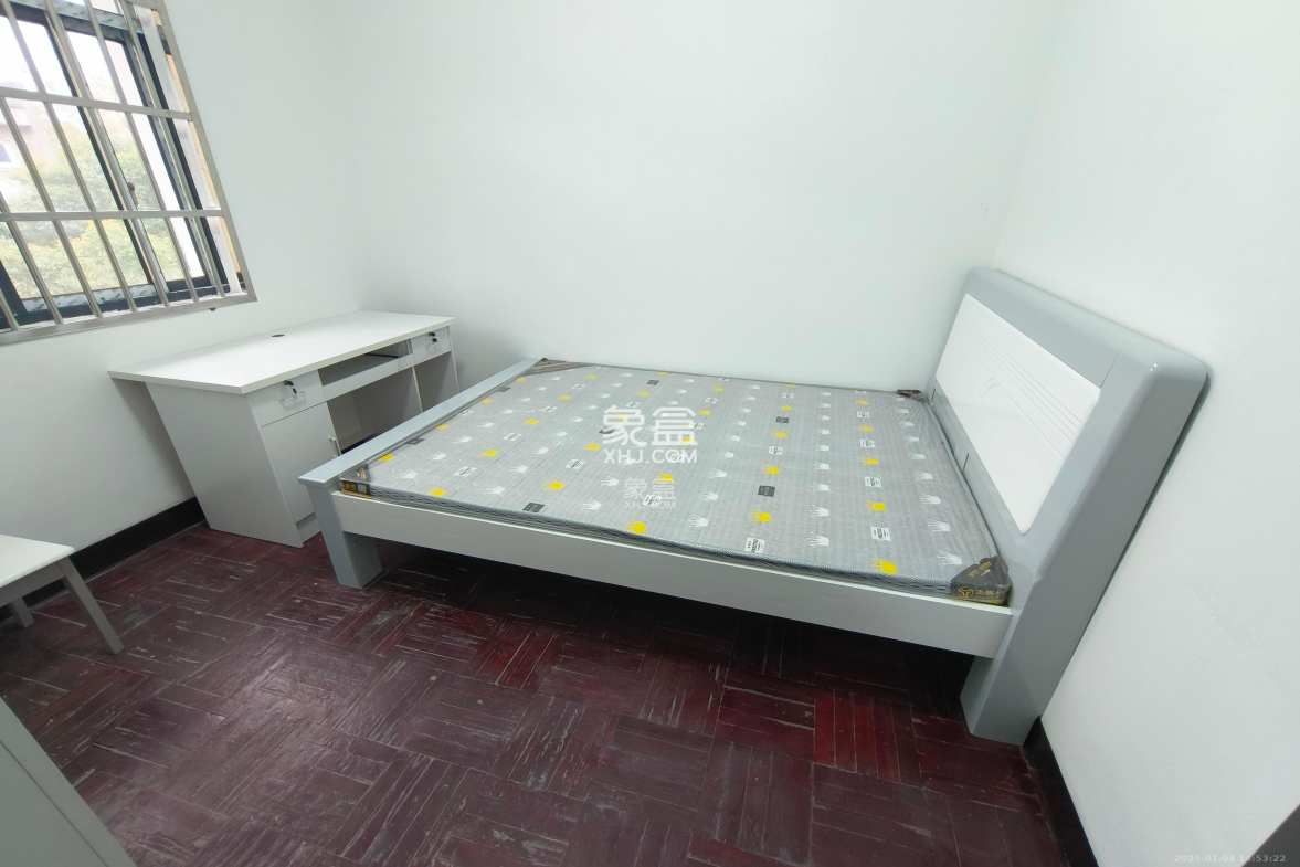 湖南大学天马西村 3室2厅1卫 2800.0元/月 湖南大学天马西村 3室2厅1卫 2800.0元/月室内图