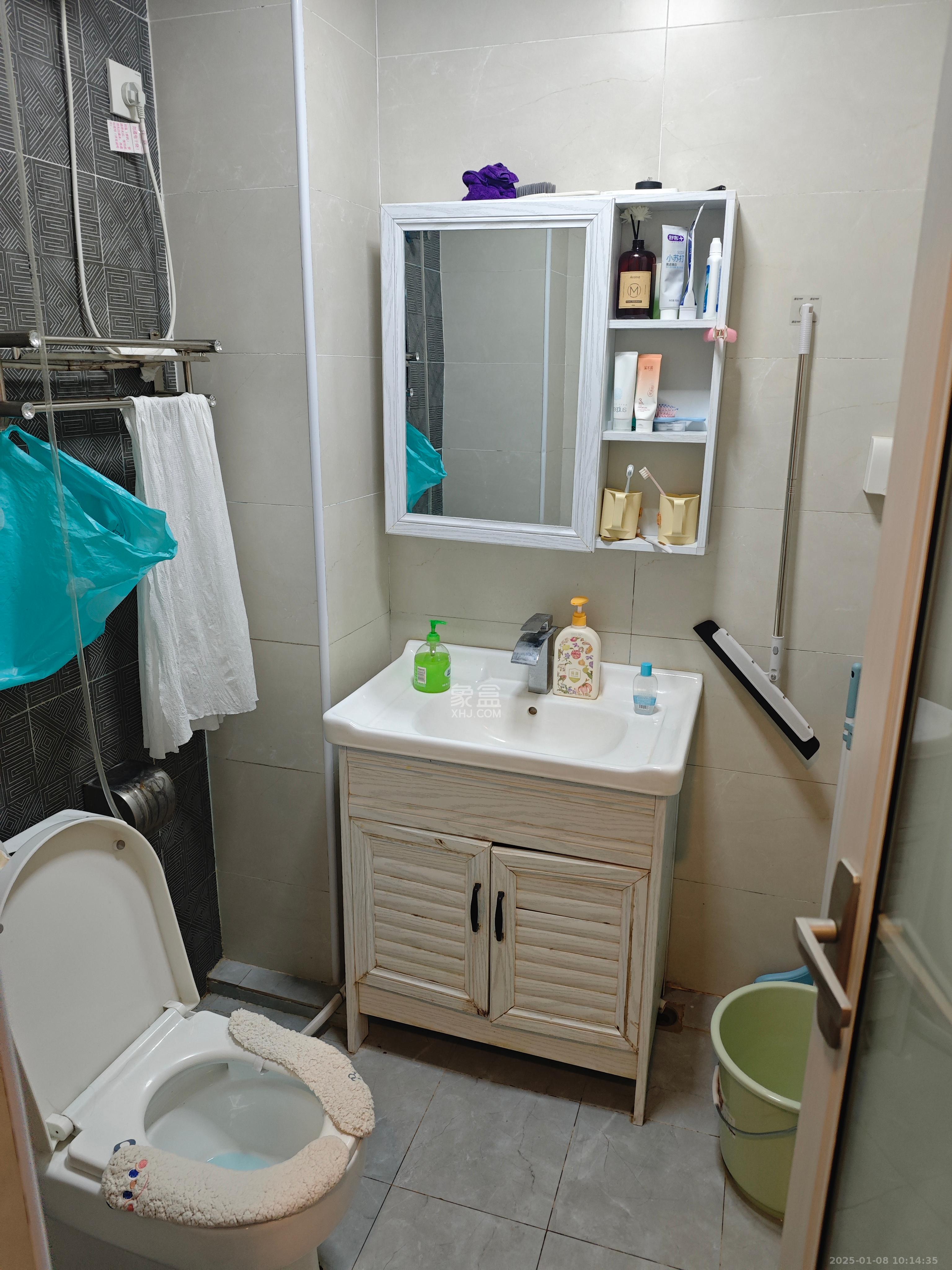 裕天国际商汇中心 1室0厅0卫 1500.0元/月 裕天国际商汇中心 1室0厅0卫 1500.0元/月室内图