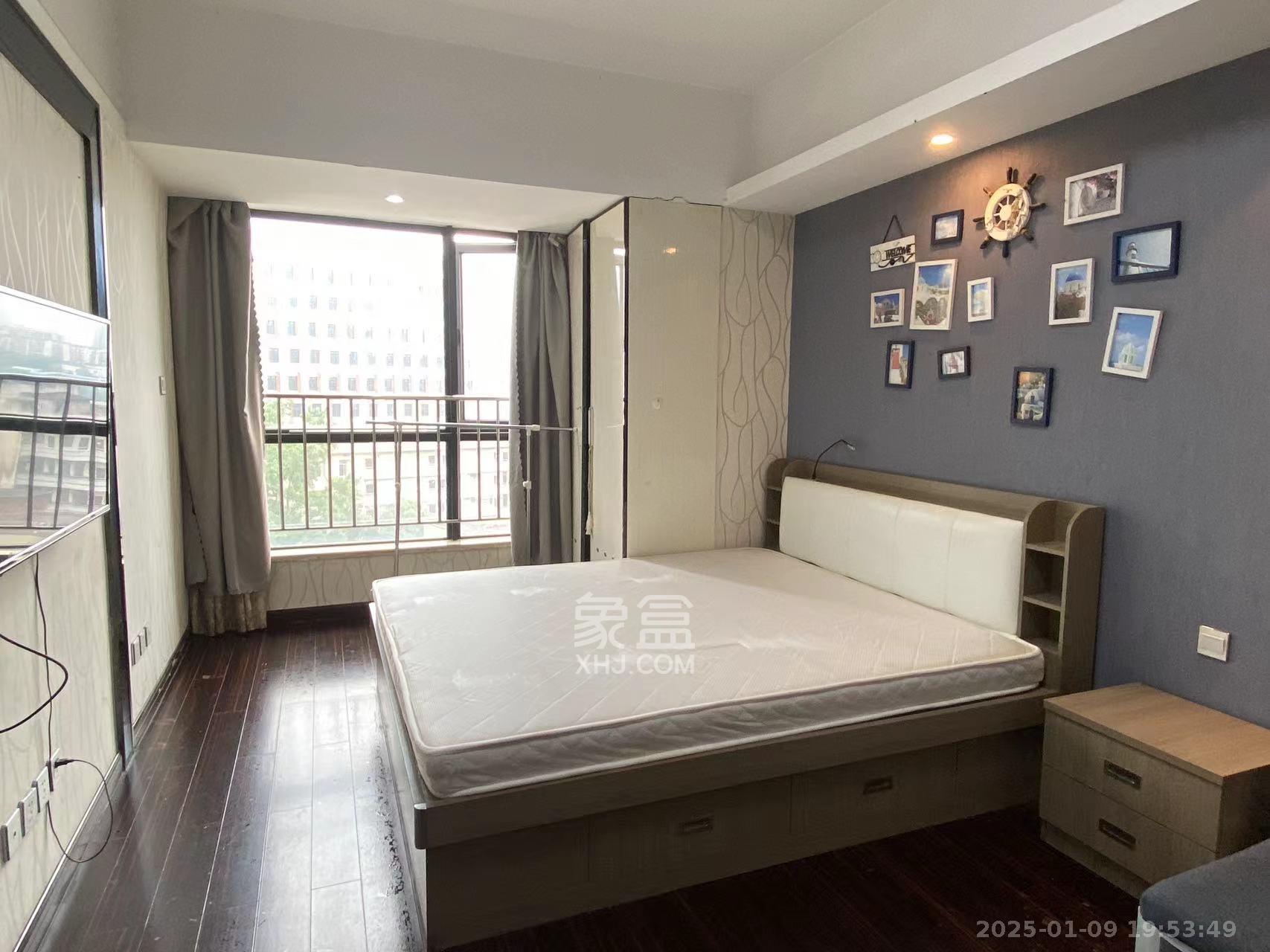 德思勤城市广场(宝格丽公寓) 1室1厅1卫 1700.0元/月 德思勤城市广场(宝格丽公寓) 1室1厅1卫 1700.0元/月室内图