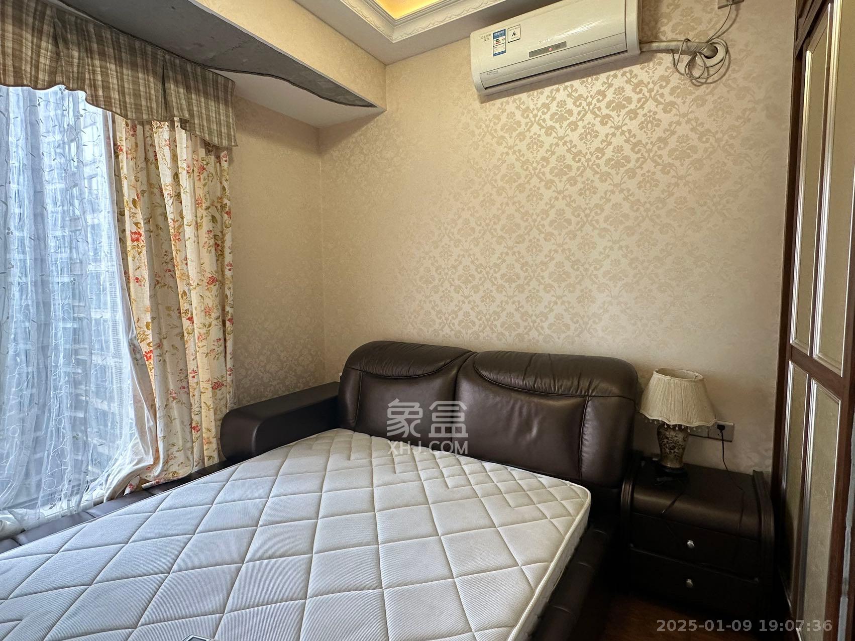 藏珑湖上国际花园 3室2厅2卫 3200.0元/月 藏珑湖上国际花园 3室2厅2卫 3200.0元/月室内图