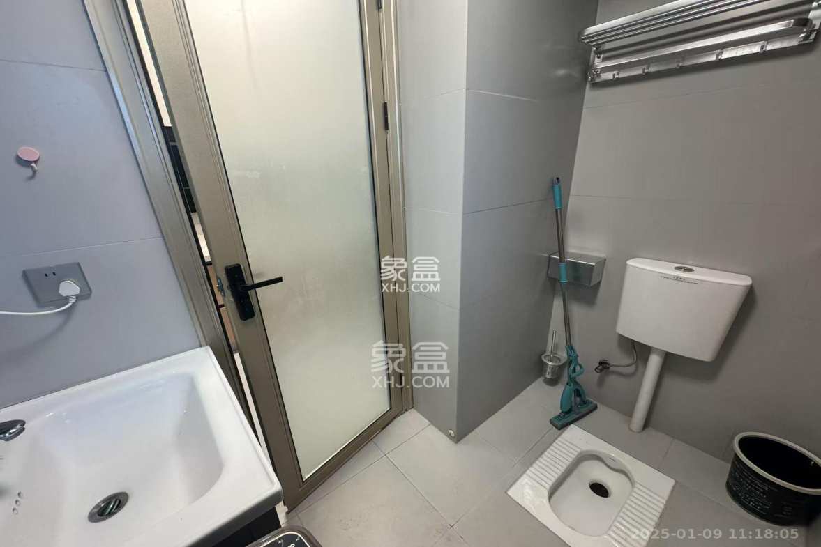 碧桂园城市之光  1室1厅1卫    1600.0元/月 碧桂园城市之光  1室1厅1卫    1600.0元/月室内图