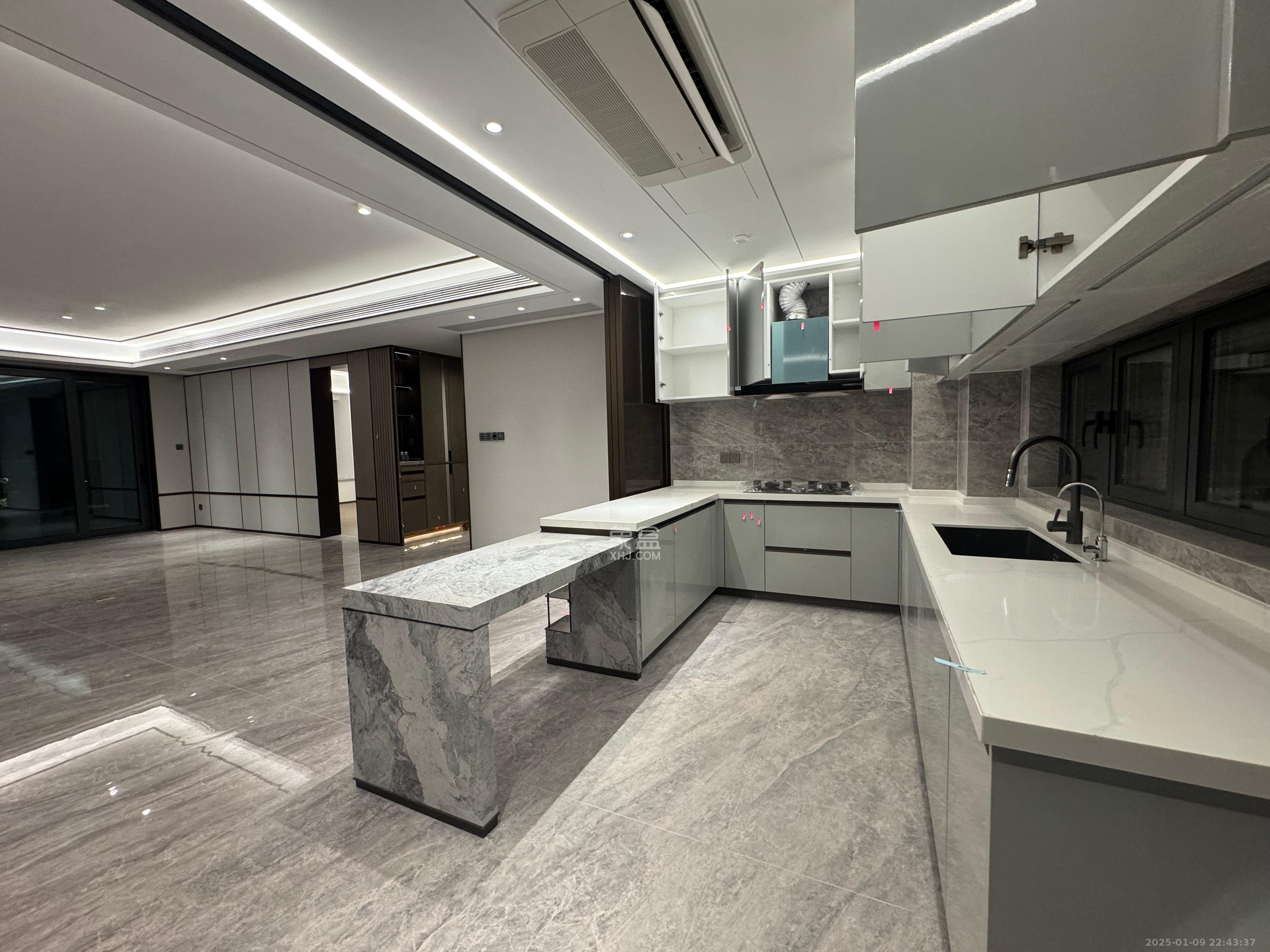 建发养云 4室2厅3卫 10000.0元/月 建发养云 4室2厅3卫 10000.0元/月室内图