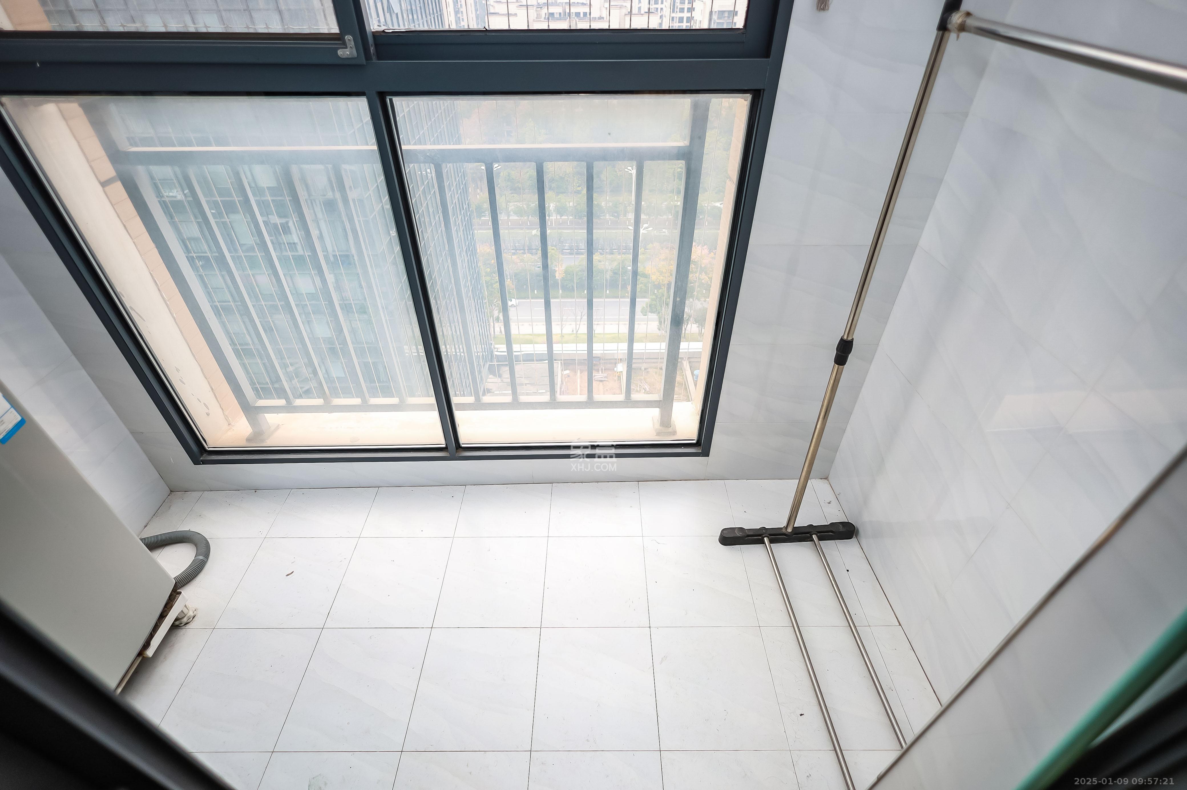 荣盛花语馨苑 2室2厅1卫 2000.0元/月 荣盛花语馨苑 2室2厅1卫 2000.0元/月室内图