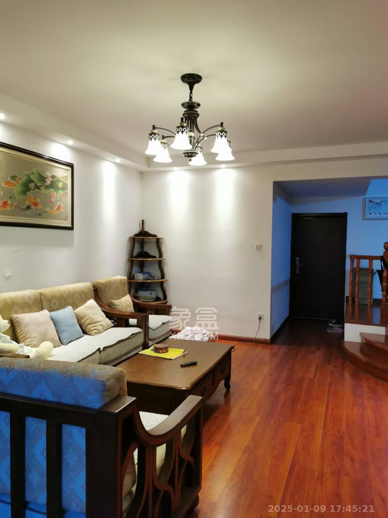 亚华香舍花都 1室2厅2卫 4000.0元/月 亚华香舍花都 1室2厅2卫 4000.0元/月室内图