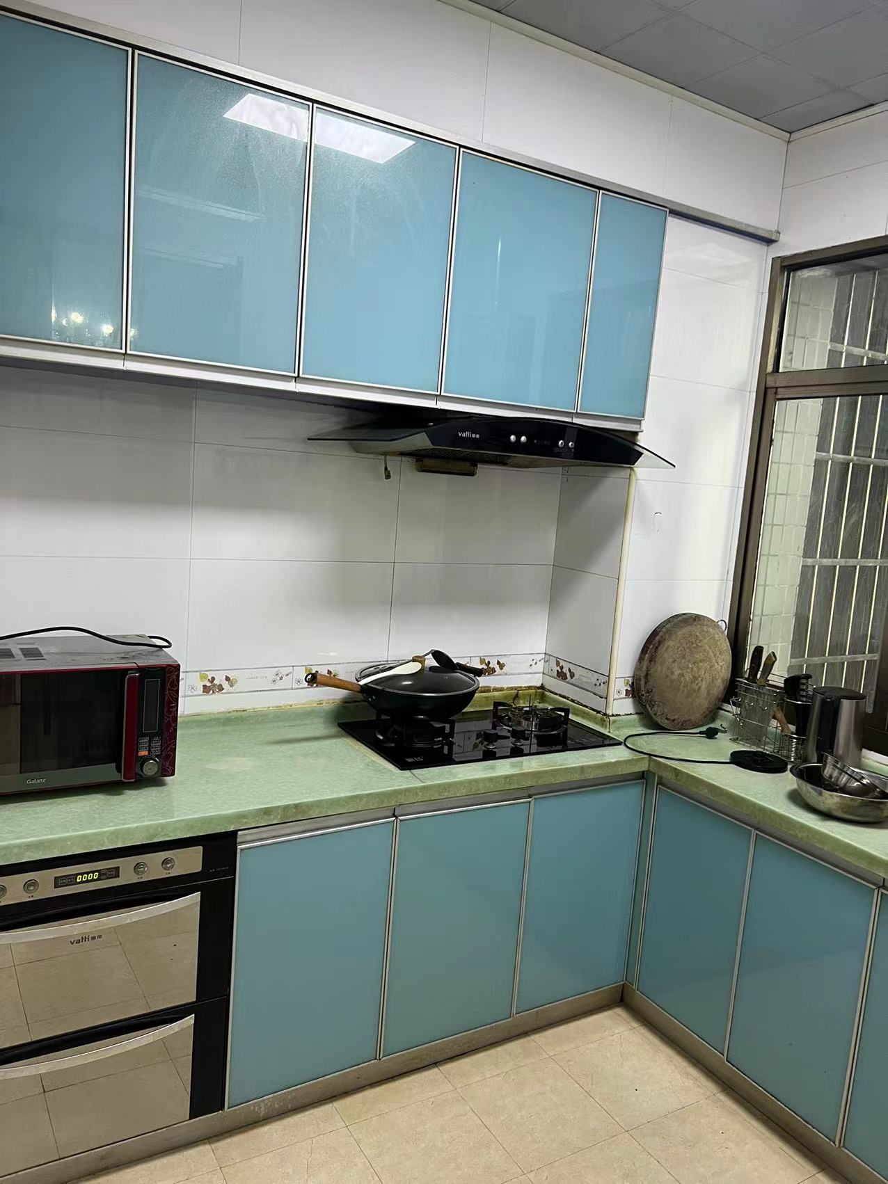 湘江风光大厦 3室2厅2卫 1500.0元/月 湘江风光大厦 3室2厅2卫 1500.0元/月室内图