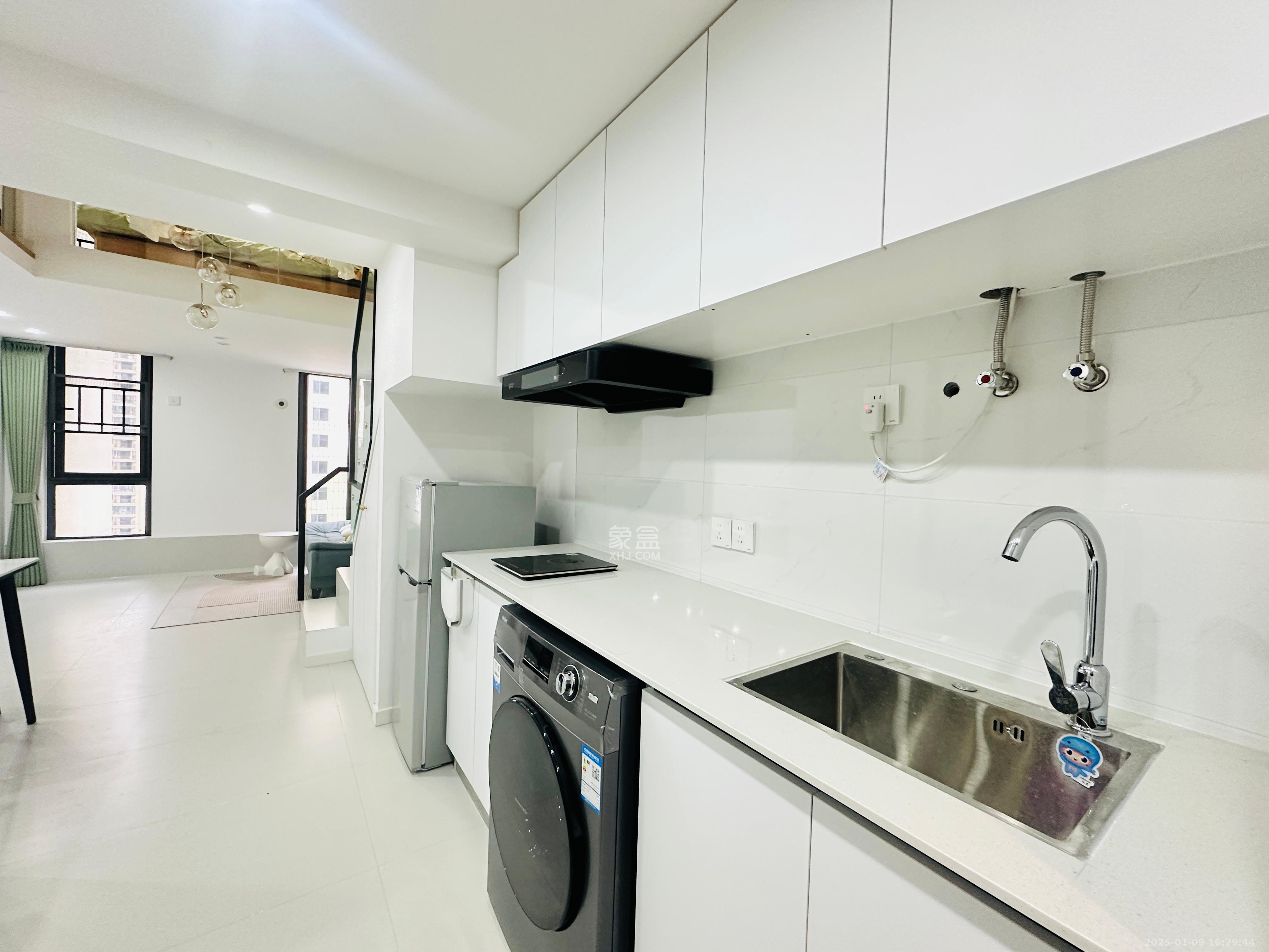 力高凤凰新天 1室1厅1卫 2600.0元/月 力高凤凰新天 1室1厅1卫 2600.0元/月室内图