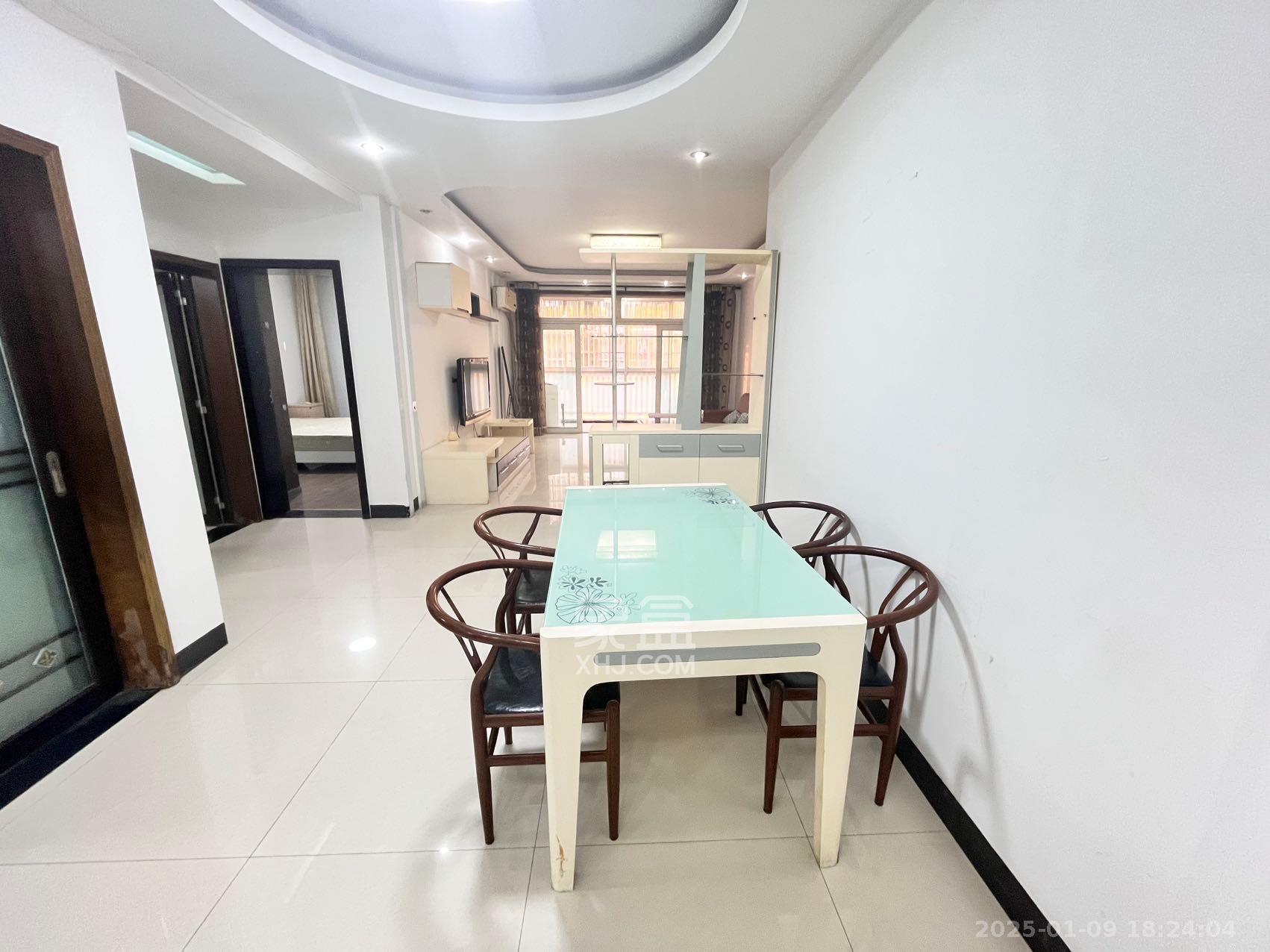 东南雅苑 3室2厅1卫 2800.0元/月 东南雅苑 3室2厅1卫 2800.0元/月室内图