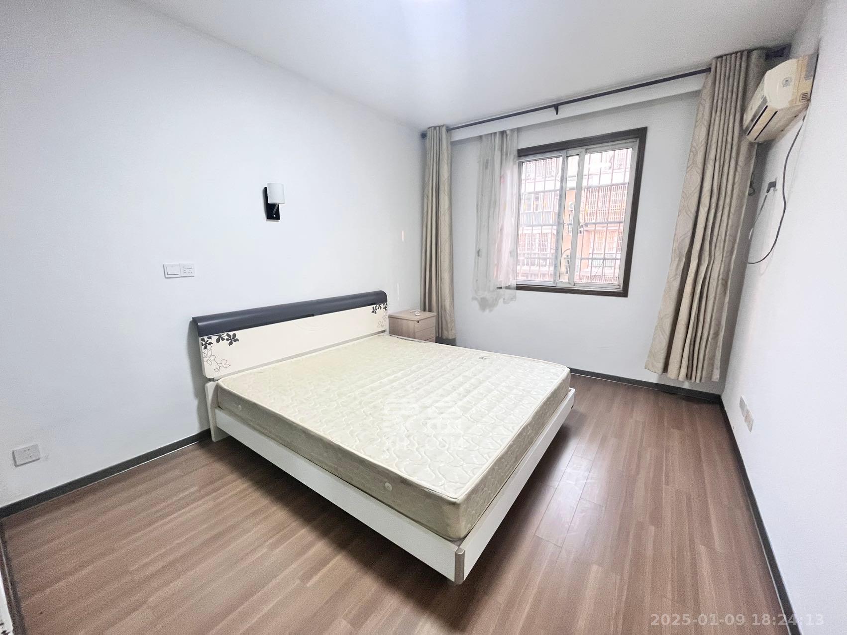 东南雅苑 3室2厅1卫 2800.0元/月 东南雅苑 3室2厅1卫 2800.0元/月室内图