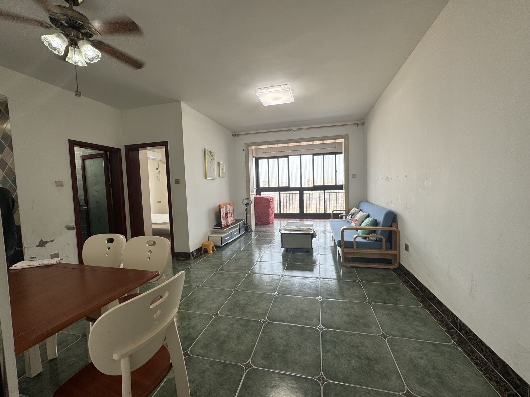 环强御景湾 1室1厅1卫 106.0万 环强御景湾 1室1厅1卫 106.0万室内图