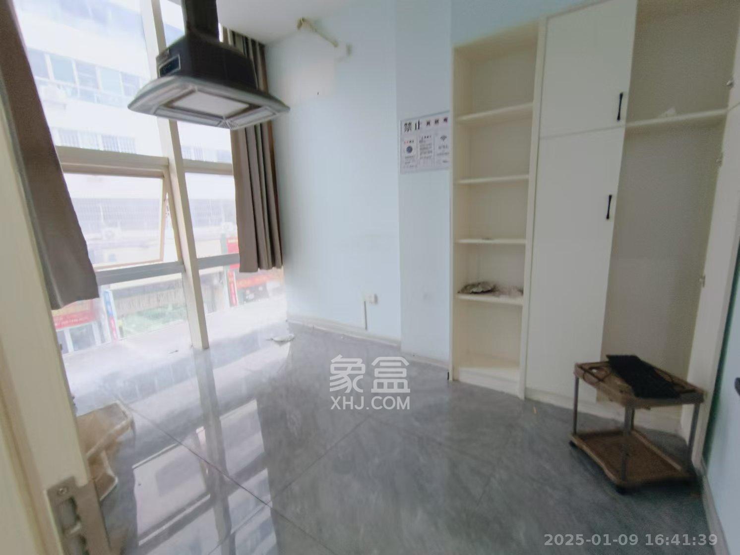 阳光100一期、四五期   152.0㎡      6000.0元/月室内图