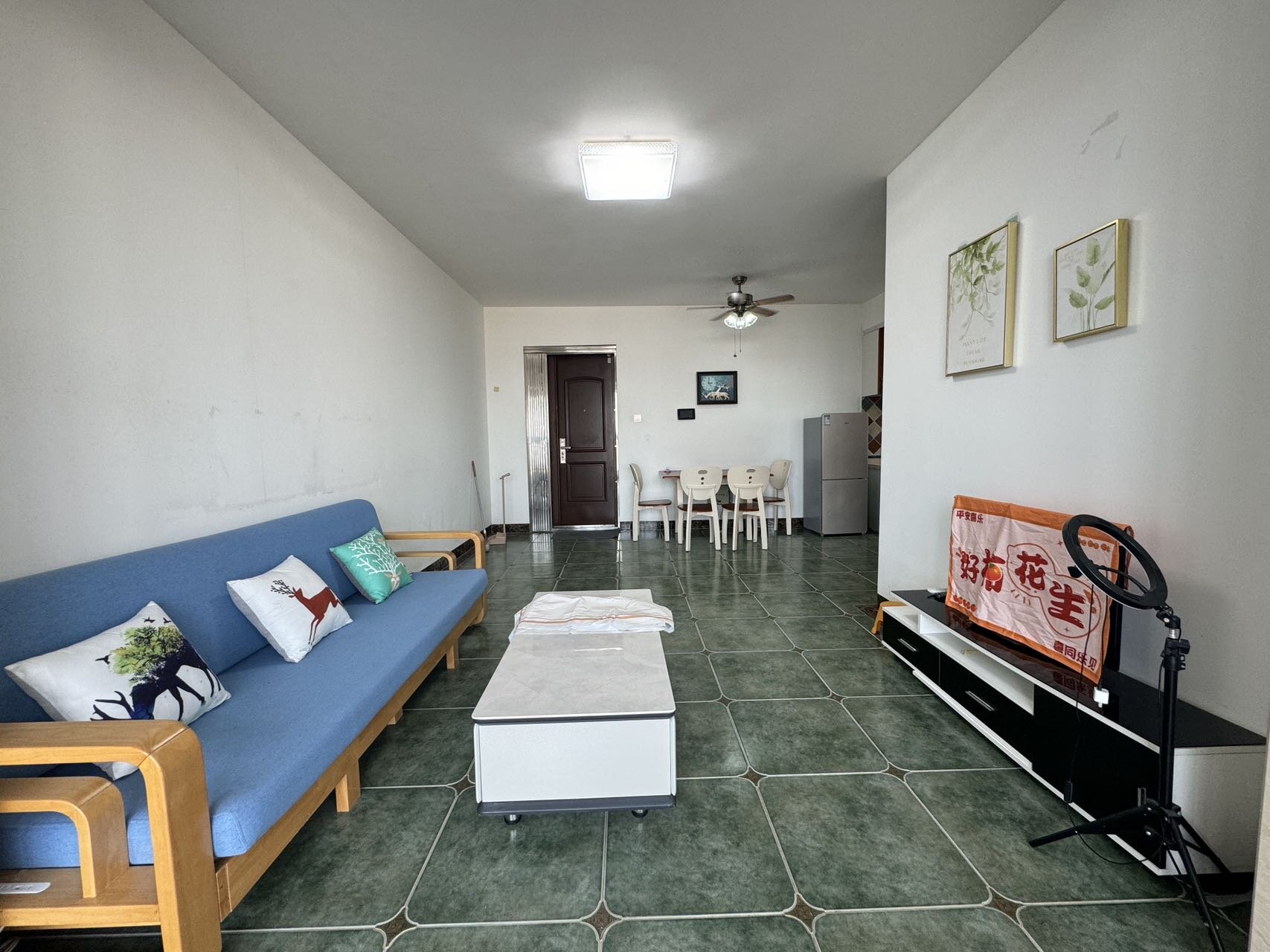 环强御景湾 1室1厅1卫 106.0万 环强御景湾 1室1厅1卫 106.0万室内图