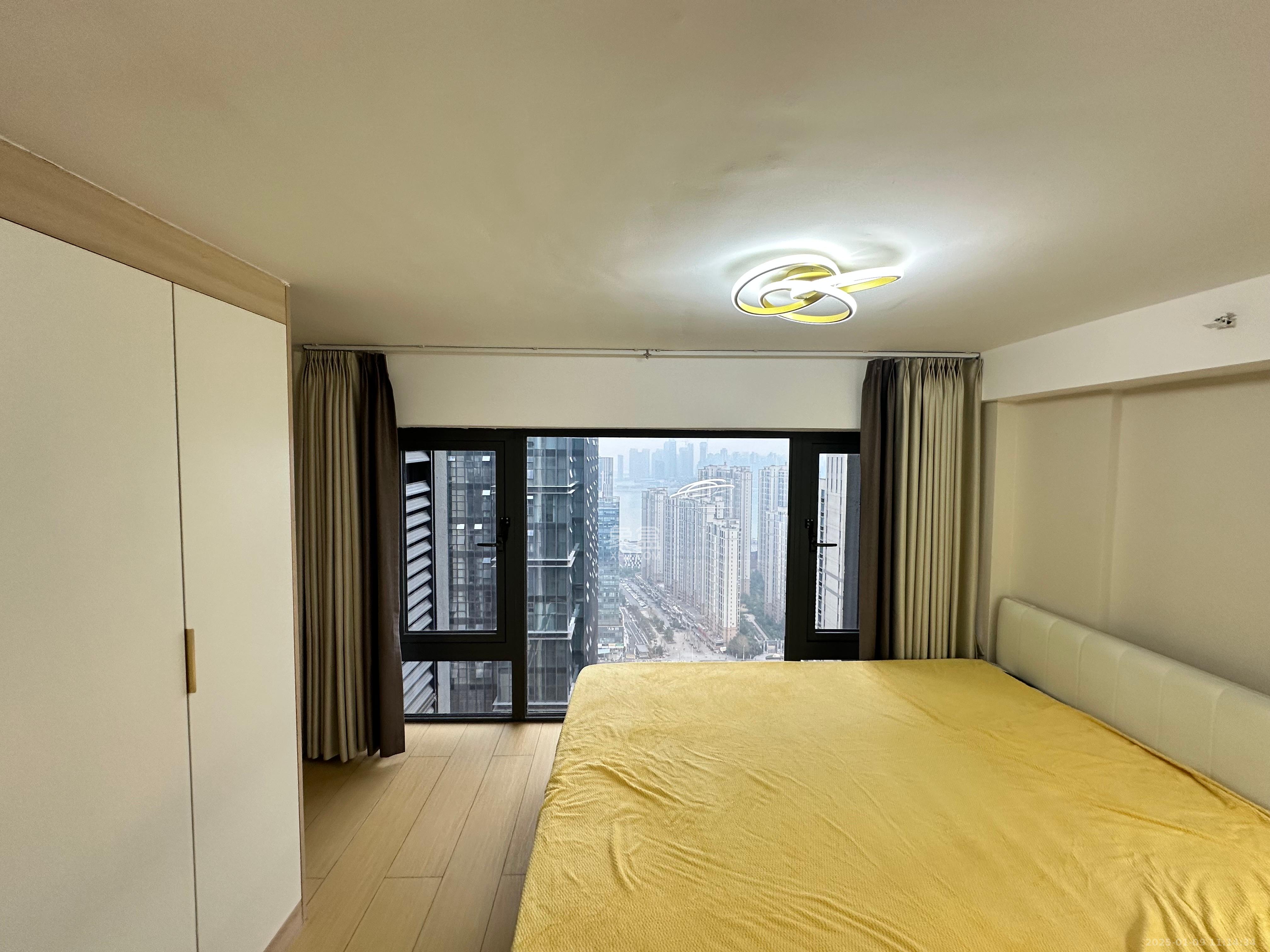 卓越中寰 2室1厅1卫 2200.0元/月 卓越中寰 2室1厅1卫 2200.0元/月室内图