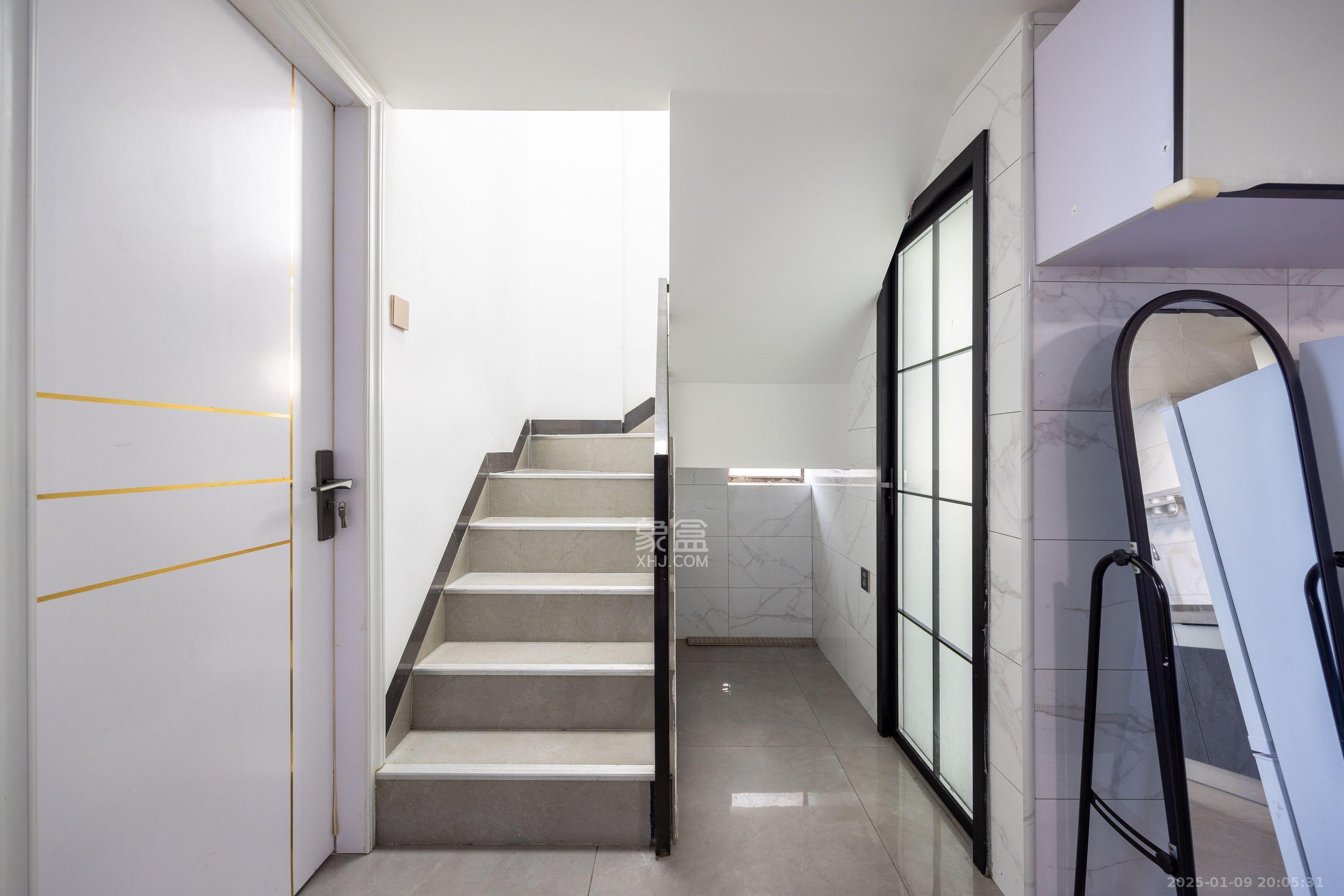 达美溪湖湾 3室1厅2卫 4000.0元/月 达美溪湖湾 3室1厅2卫 4000.0元/月室内图