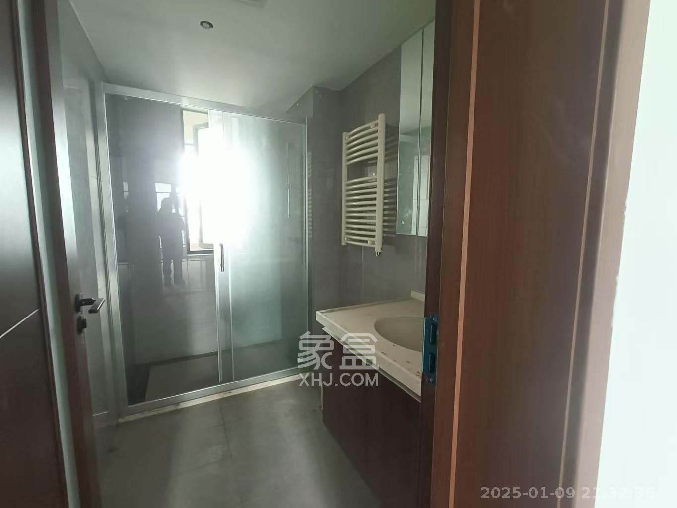 绿地长沙城际空间站(柏仕佳苑)  3室2厅2卫    4200.0元/月 绿地长沙城际空间站(柏仕佳苑)  3室2厅2卫    4200.0元/月室内图