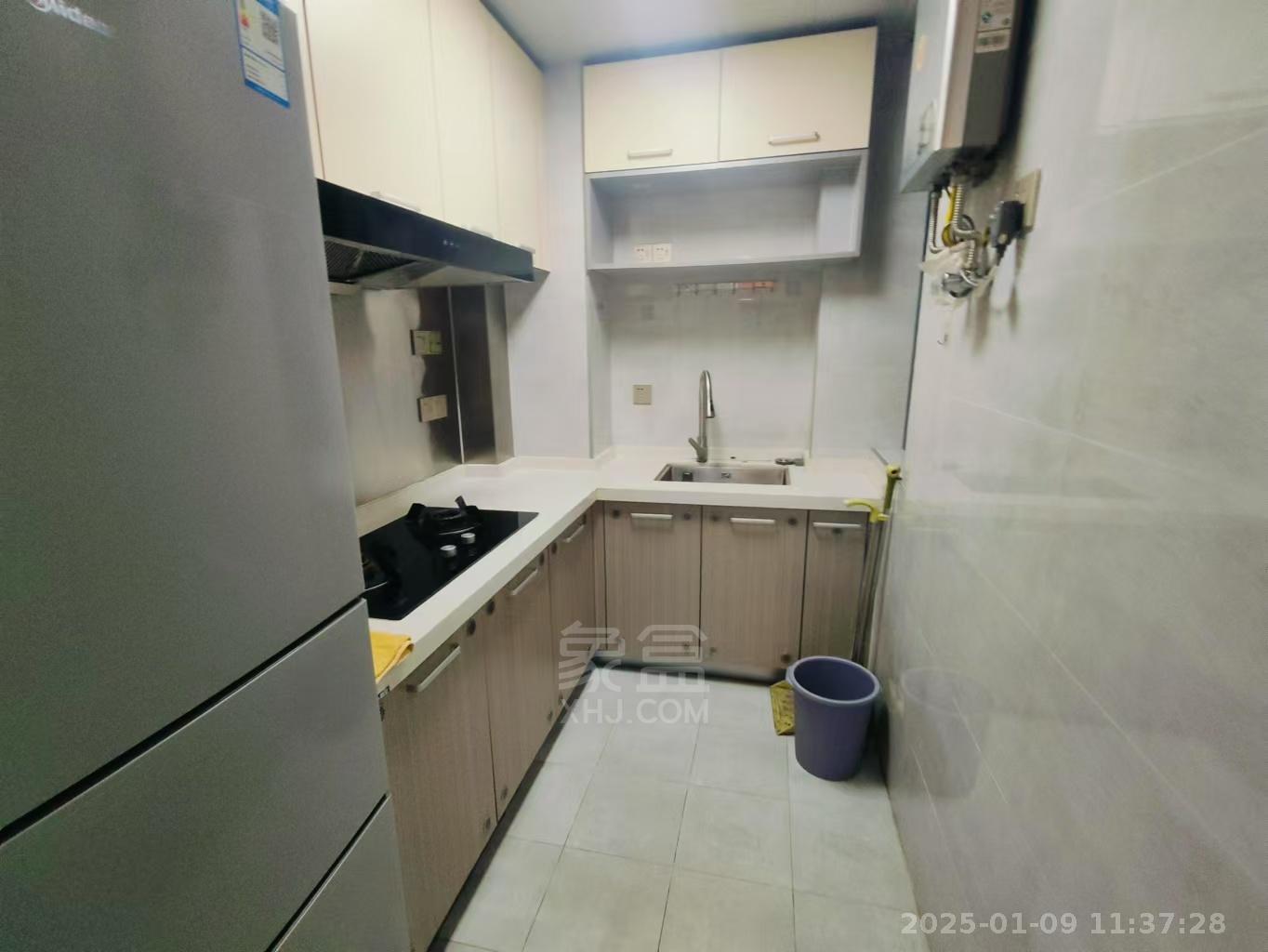 时代新城(翰林府) 3室2厅1卫 1500.0元/月 时代新城(翰林府) 3室2厅1卫 1500.0元/月室内图