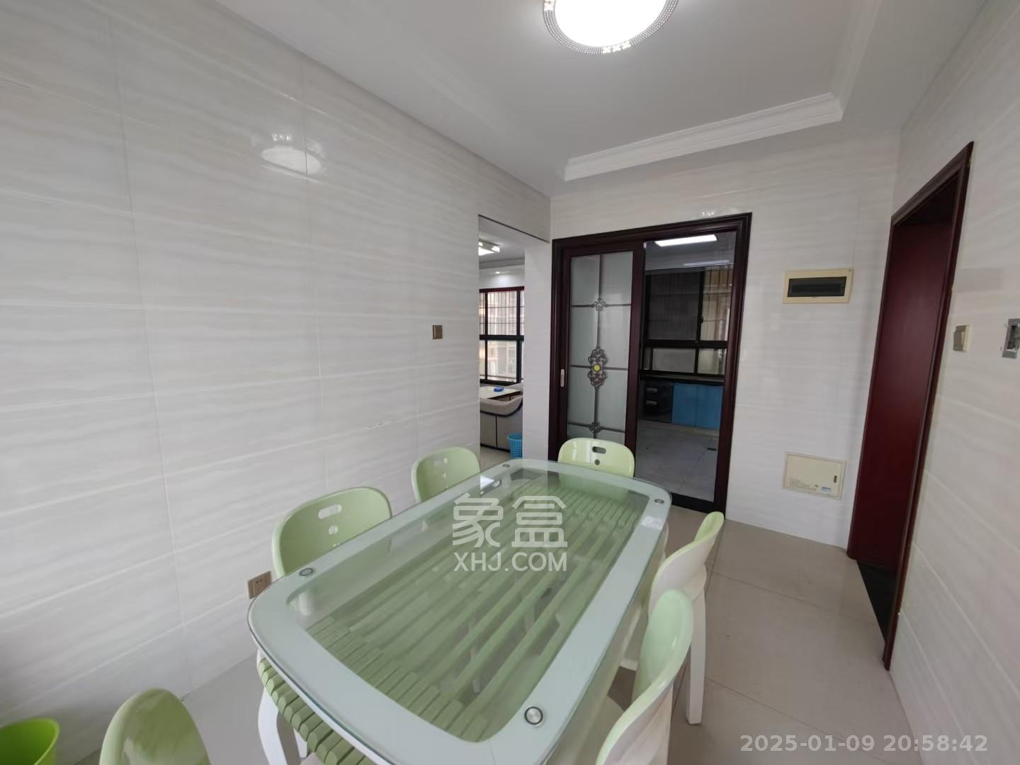 蓝山郡  3室2厅2卫    2100.0元/月 蓝山郡  3室2厅2卫    2100.0元/月室内图