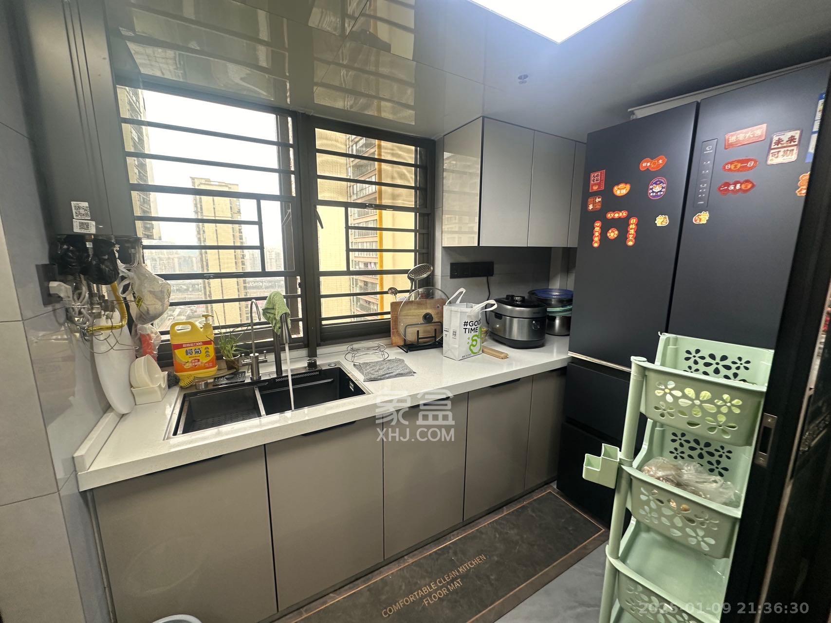 世茂璀璨天城公寓  3室2厅2卫    3600.0元/月 世茂璀璨天城公寓  3室2厅2卫    3600.0元/月室内图