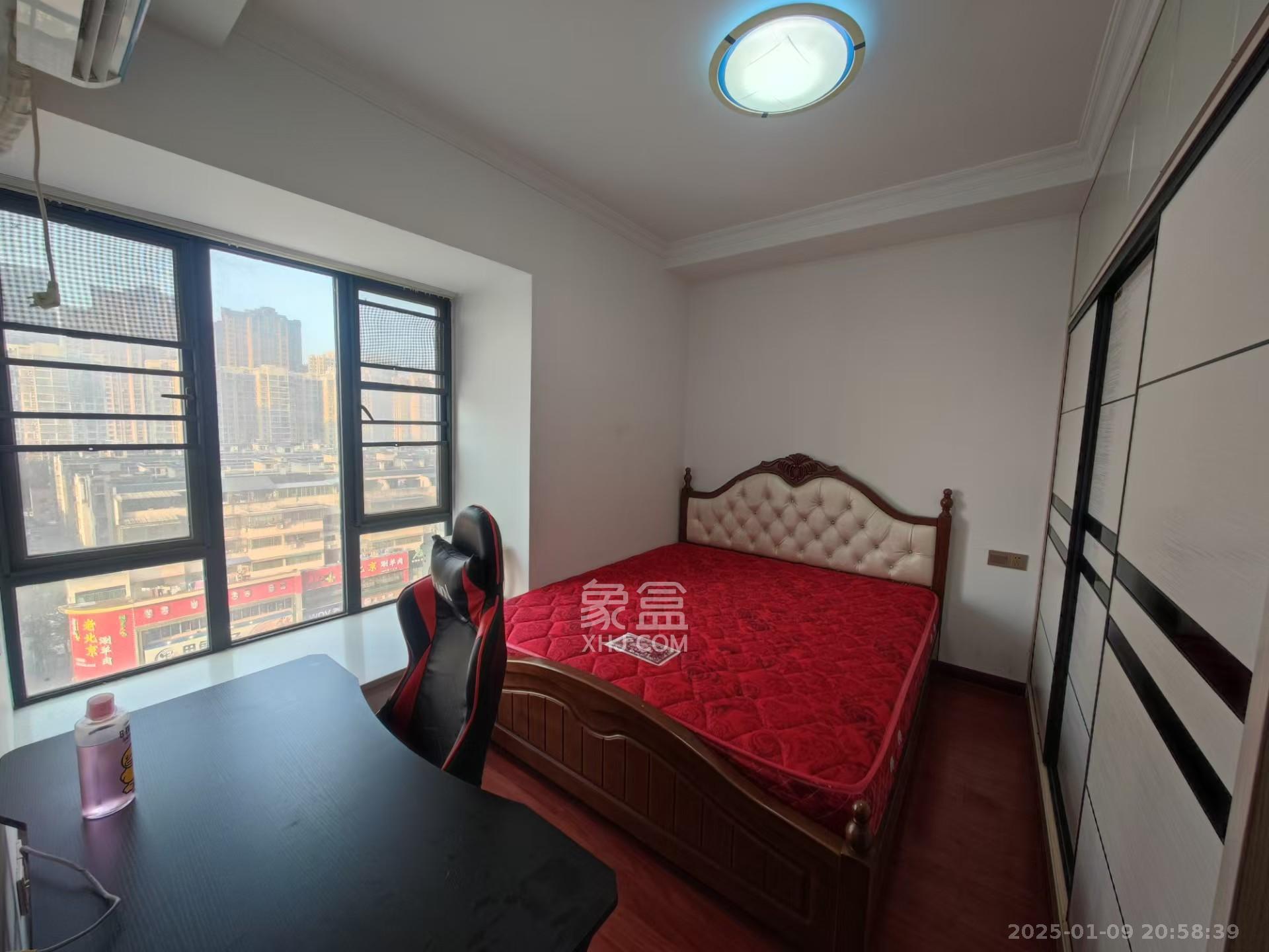 蓝山郡  3室2厅2卫    2100.0元/月 蓝山郡  3室2厅2卫    2100.0元/月室内图