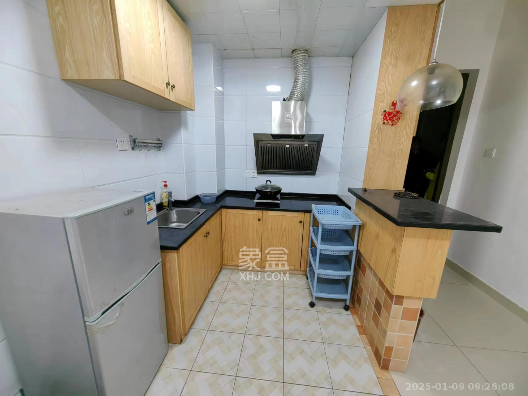 阳光100三期  1室1厅1卫    1800.0元/月 阳光100三期  1室1厅1卫    1800.0元/月室内图