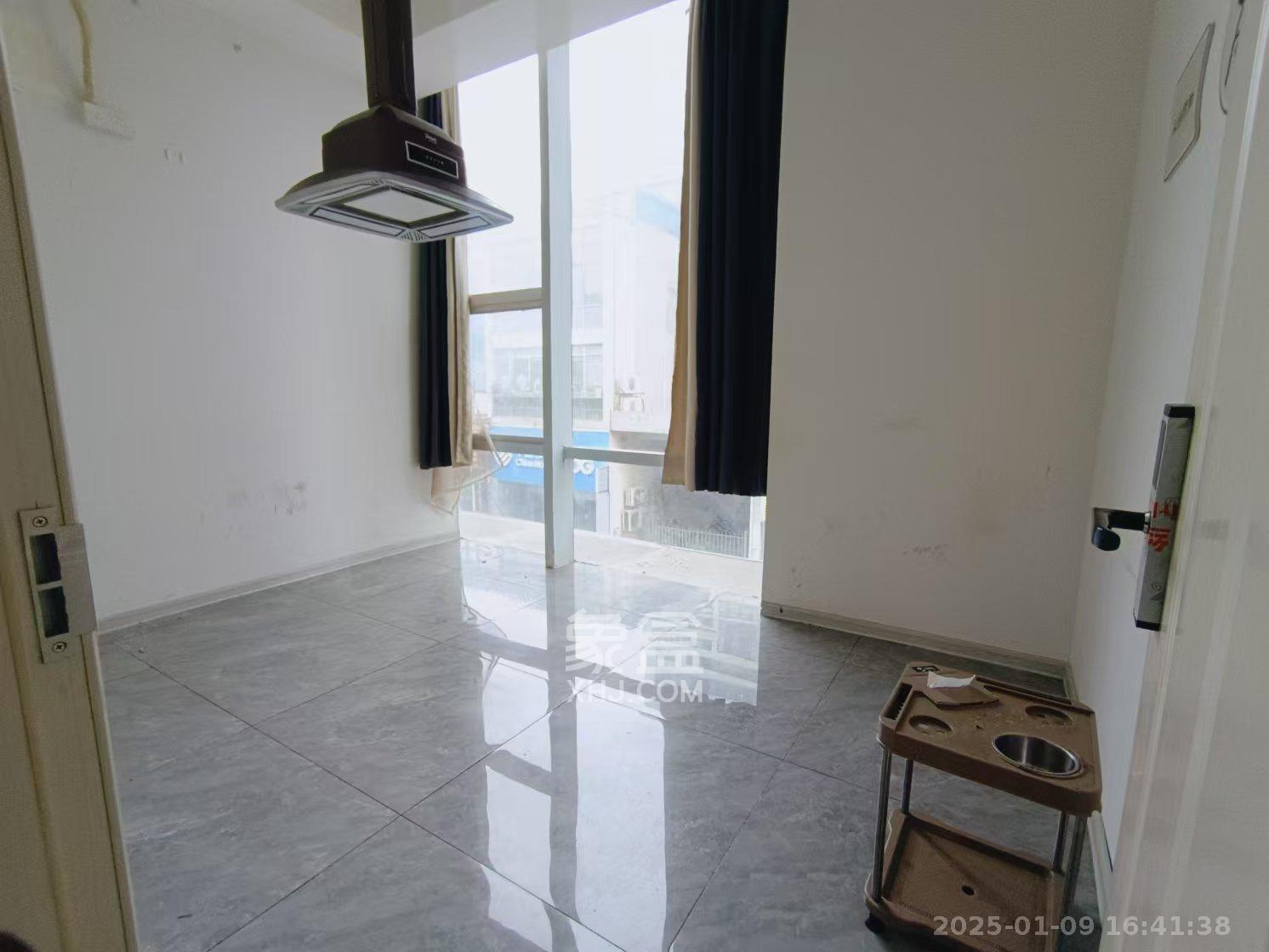 阳光100一期、四五期   152.0㎡      6000.0元/月室内图