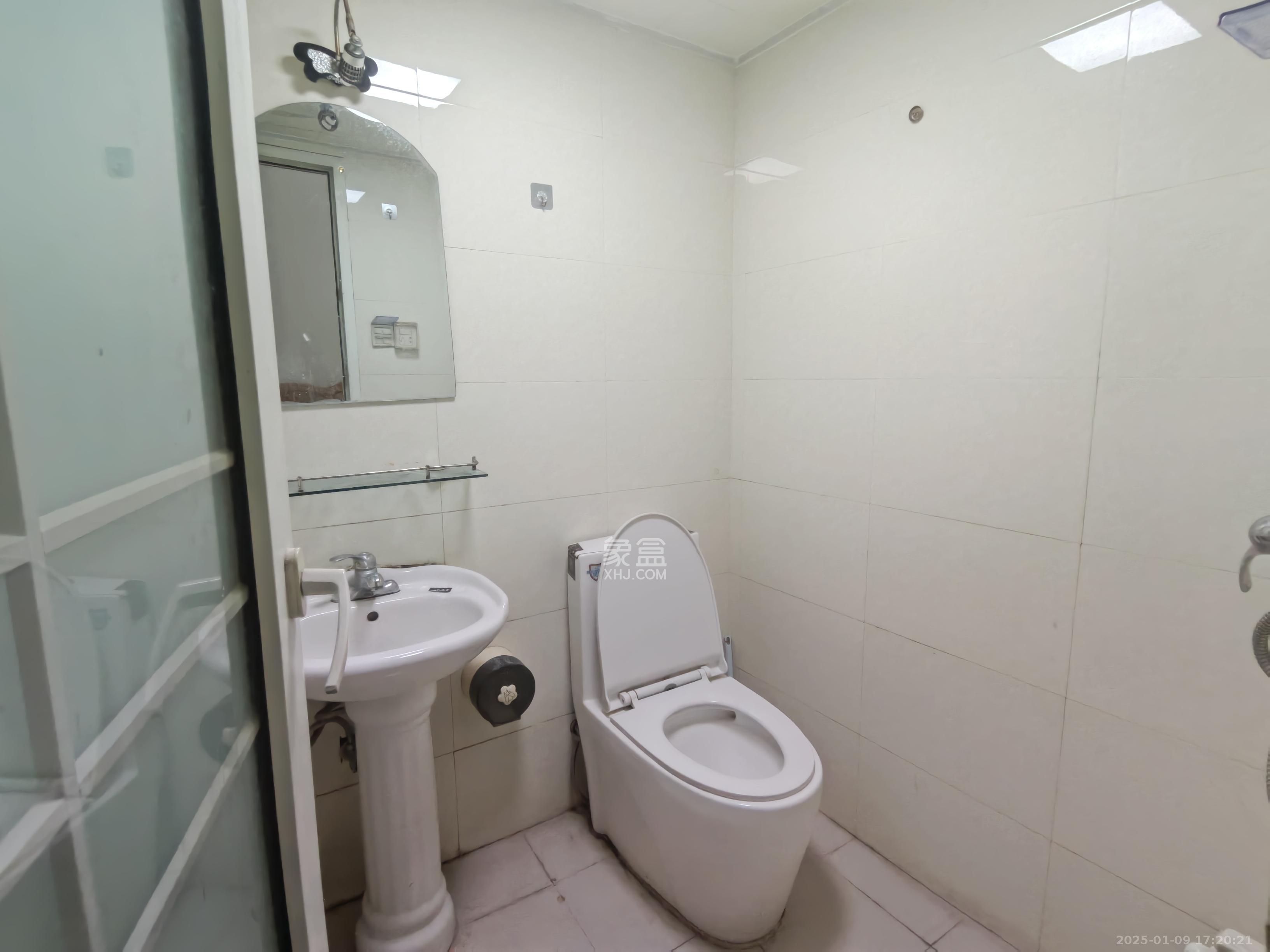 开源鑫景 3室2厅2卫 2400.0元/月 开源鑫景 3室2厅2卫 2400.0元/月室内图