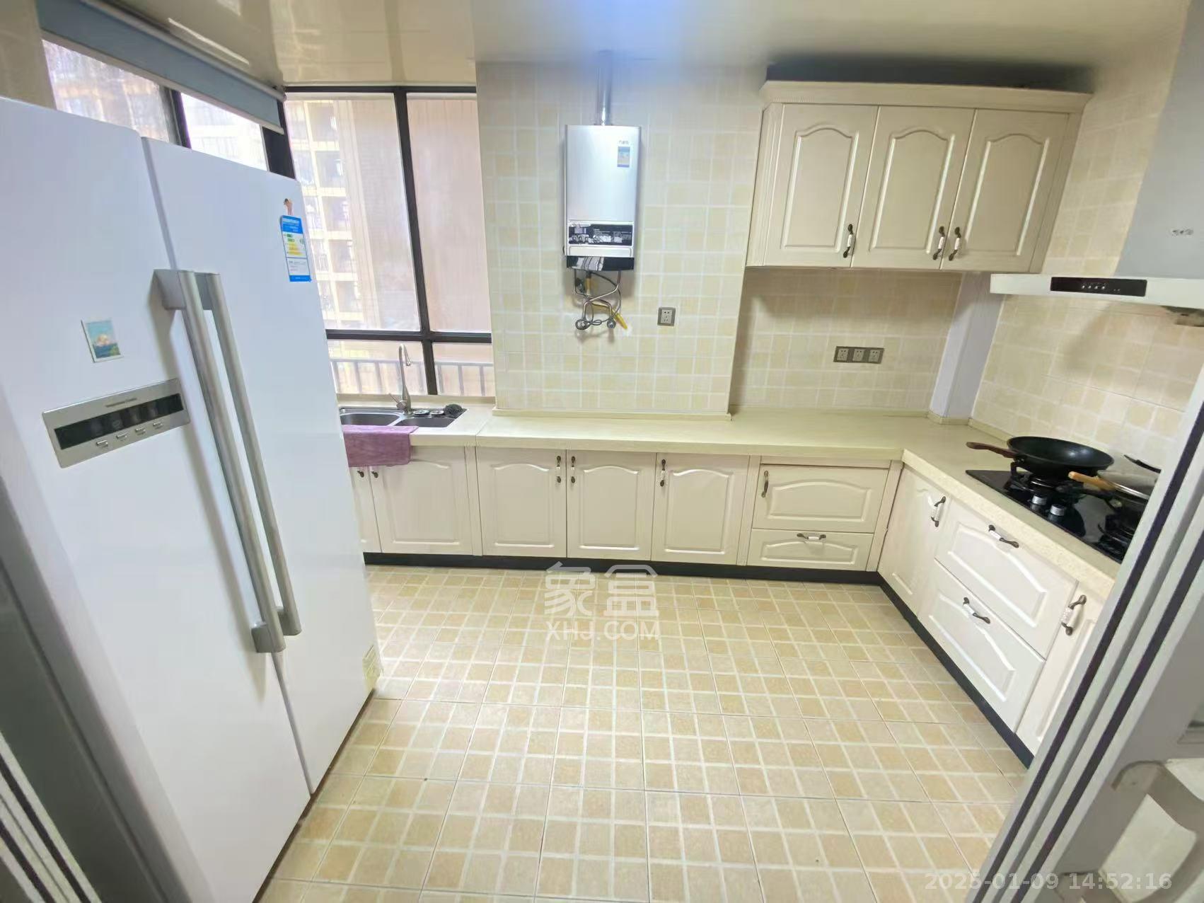 钱隆樽品(一、二、三期) 4室2厅2卫 4500.0元/月 钱隆樽品(一、二、三期) 4室2厅2卫 4500.0元/月室内图