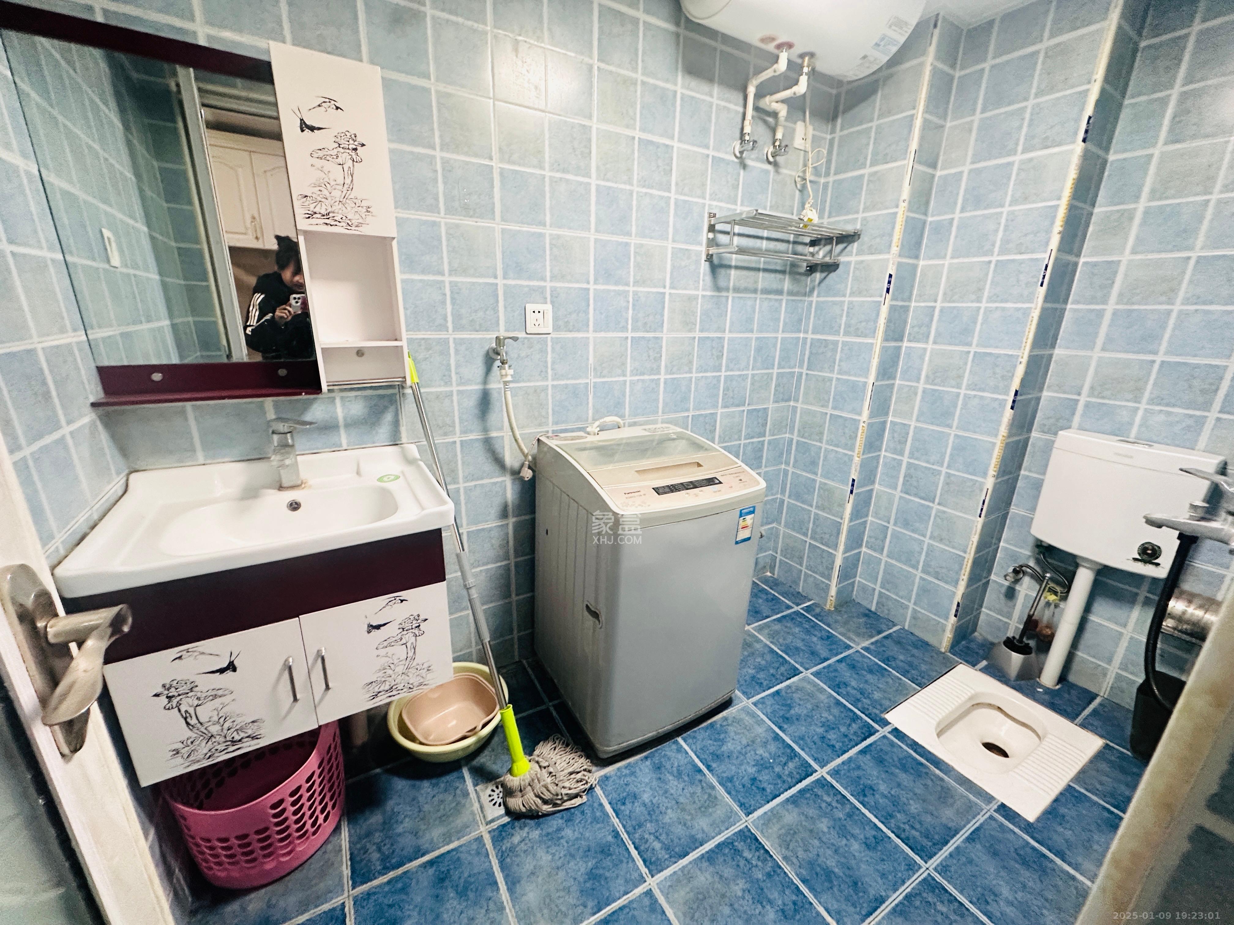 鑫远微中心  1室1厅1卫    1300.0元/月 鑫远微中心  1室1厅1卫    1300.0元/月室内图