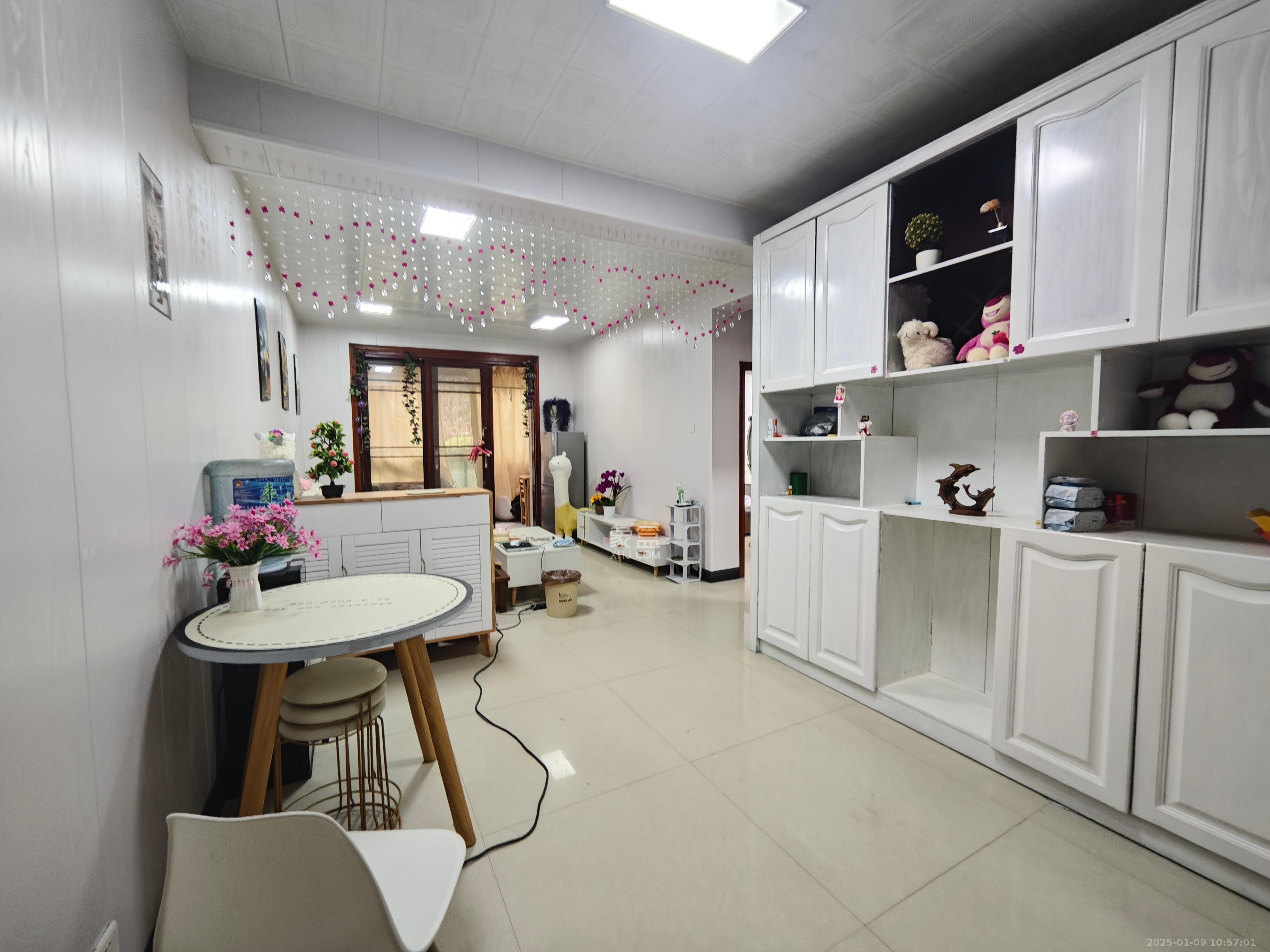 黎郡新宇康景园  2室1厅1卫    2000.0元/月 黎郡新宇康景园  2室1厅1卫    2000.0元/月室内图