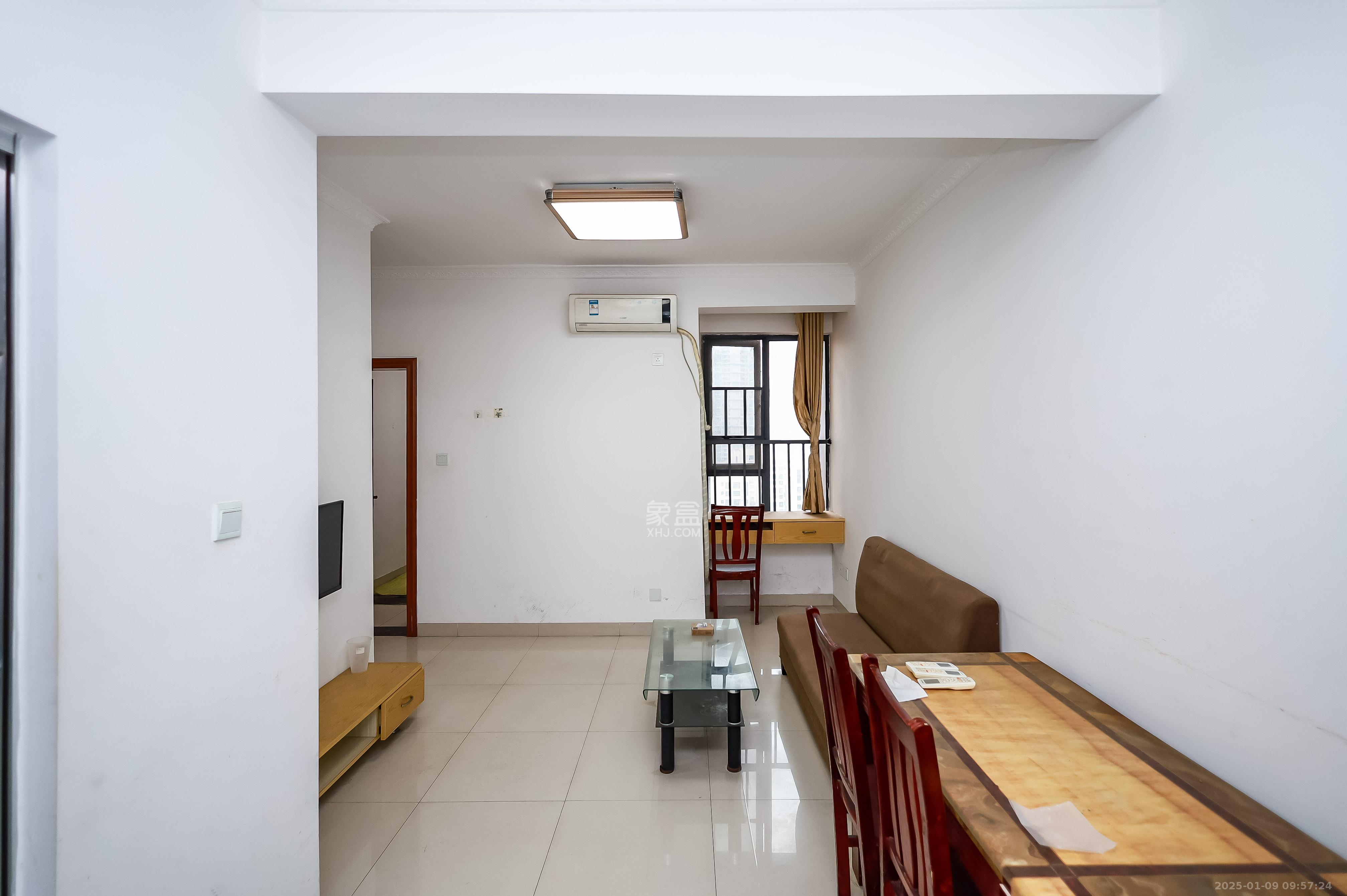 荣盛花语馨苑 2室2厅1卫 2000.0元/月 荣盛花语馨苑 2室2厅1卫 2000.0元/月室内图