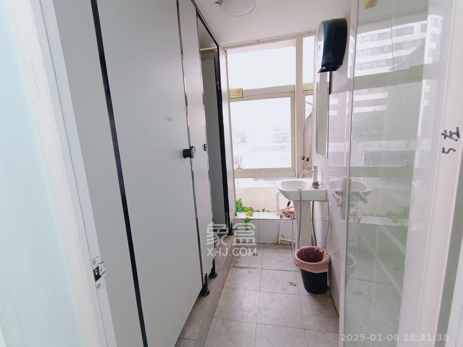 阳光100一期、四五期   152.0㎡      6000.0元/月室内图