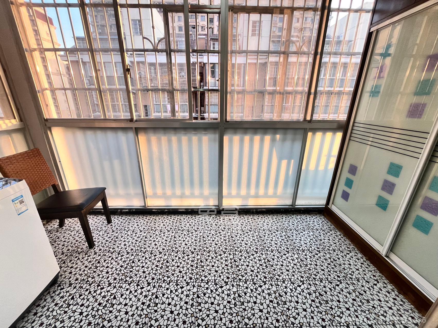 东南雅苑 3室2厅1卫 2800.0元/月 东南雅苑 3室2厅1卫 2800.0元/月室内图