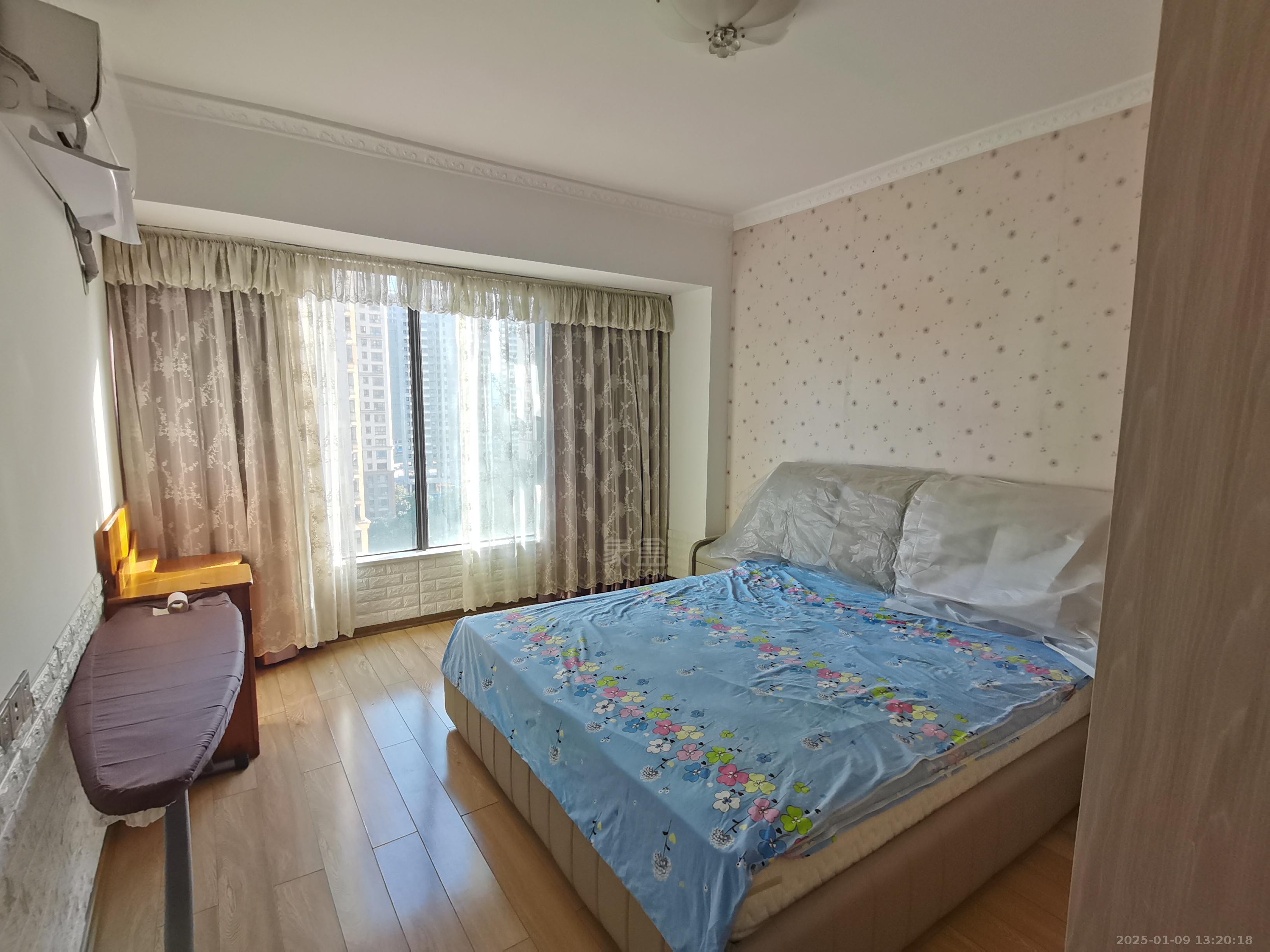 佳兆业金域天下二期 4室2厅1卫 2100.0元/月 佳兆业金域天下二期 4室2厅1卫 2100.0元/月室内图