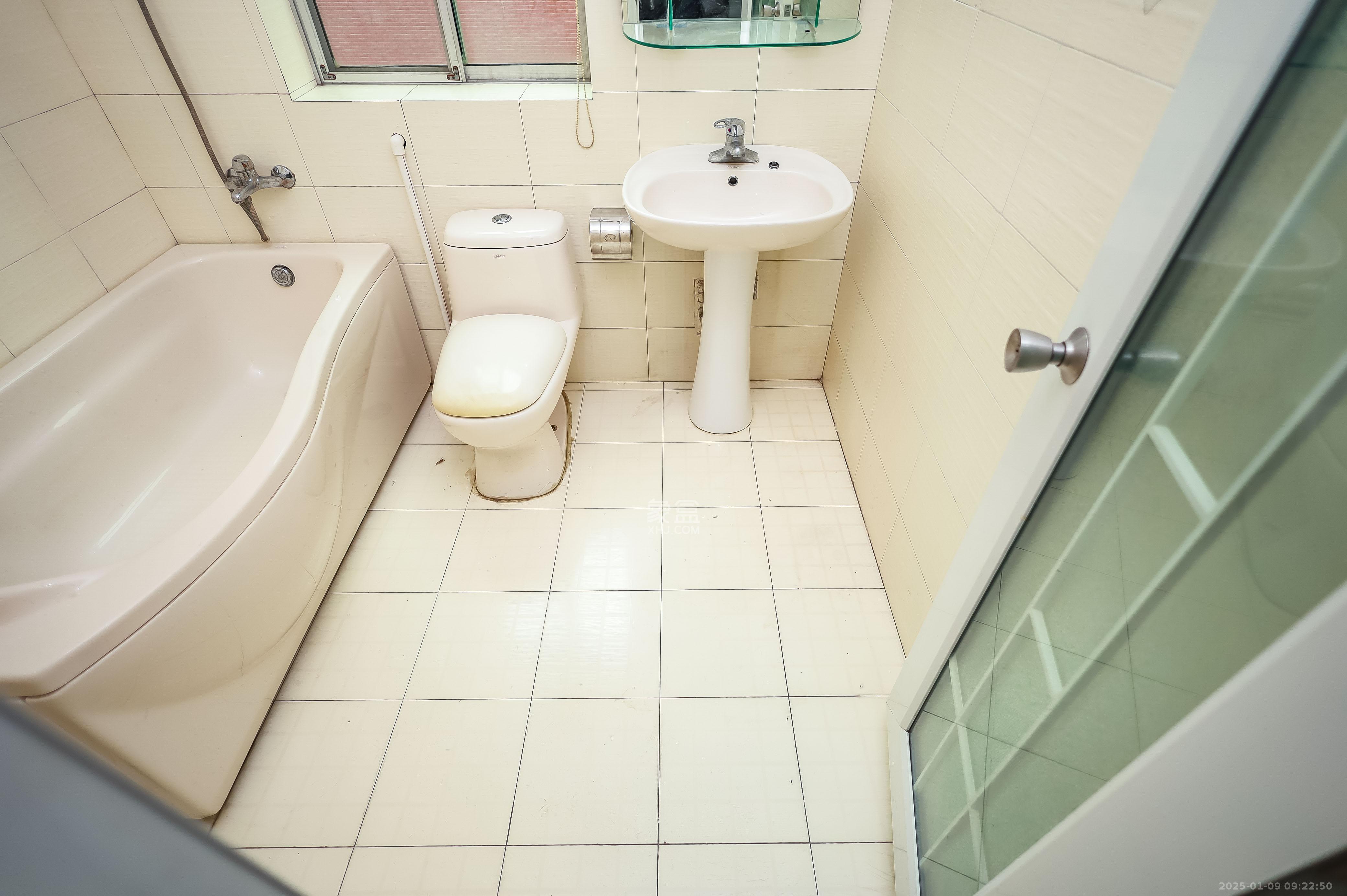 静园山庄  4室2厅2卫    2600.0元/月 静园山庄  4室2厅2卫    2600.0元/月室内图