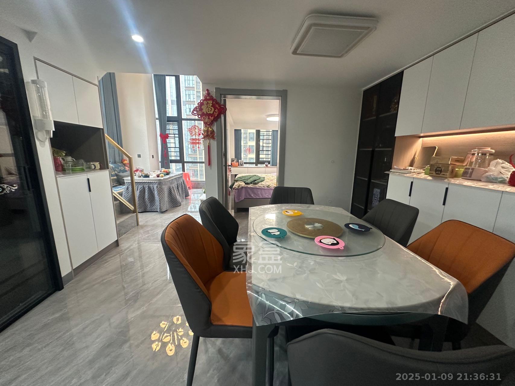 世茂璀璨天城公寓  3室2厅2卫    3600.0元/月 世茂璀璨天城公寓  3室2厅2卫    3600.0元/月室内图