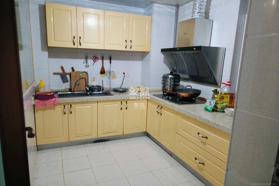 嘉盛和园 4室2厅2卫 3500.0元/月 嘉盛和园 4室2厅2卫 3500.0元/月室内图