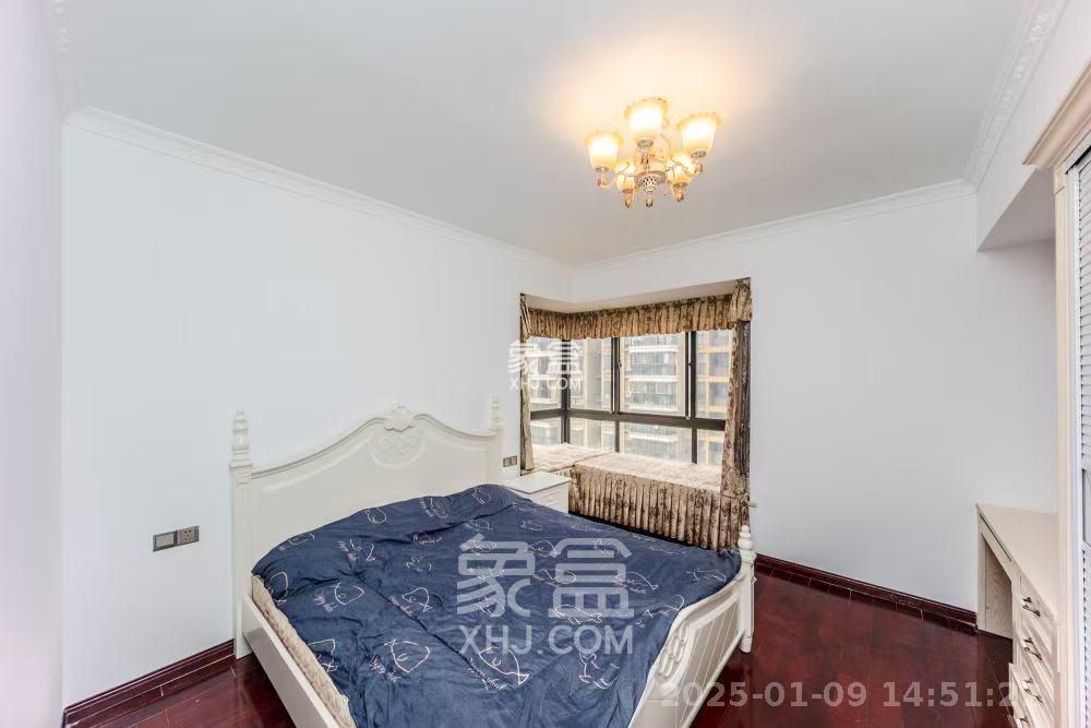 钱隆樽品(一、二、三期) 4室2厅2卫 4500.0元/月 钱隆樽品(一、二、三期) 4室2厅2卫 4500.0元/月室内图