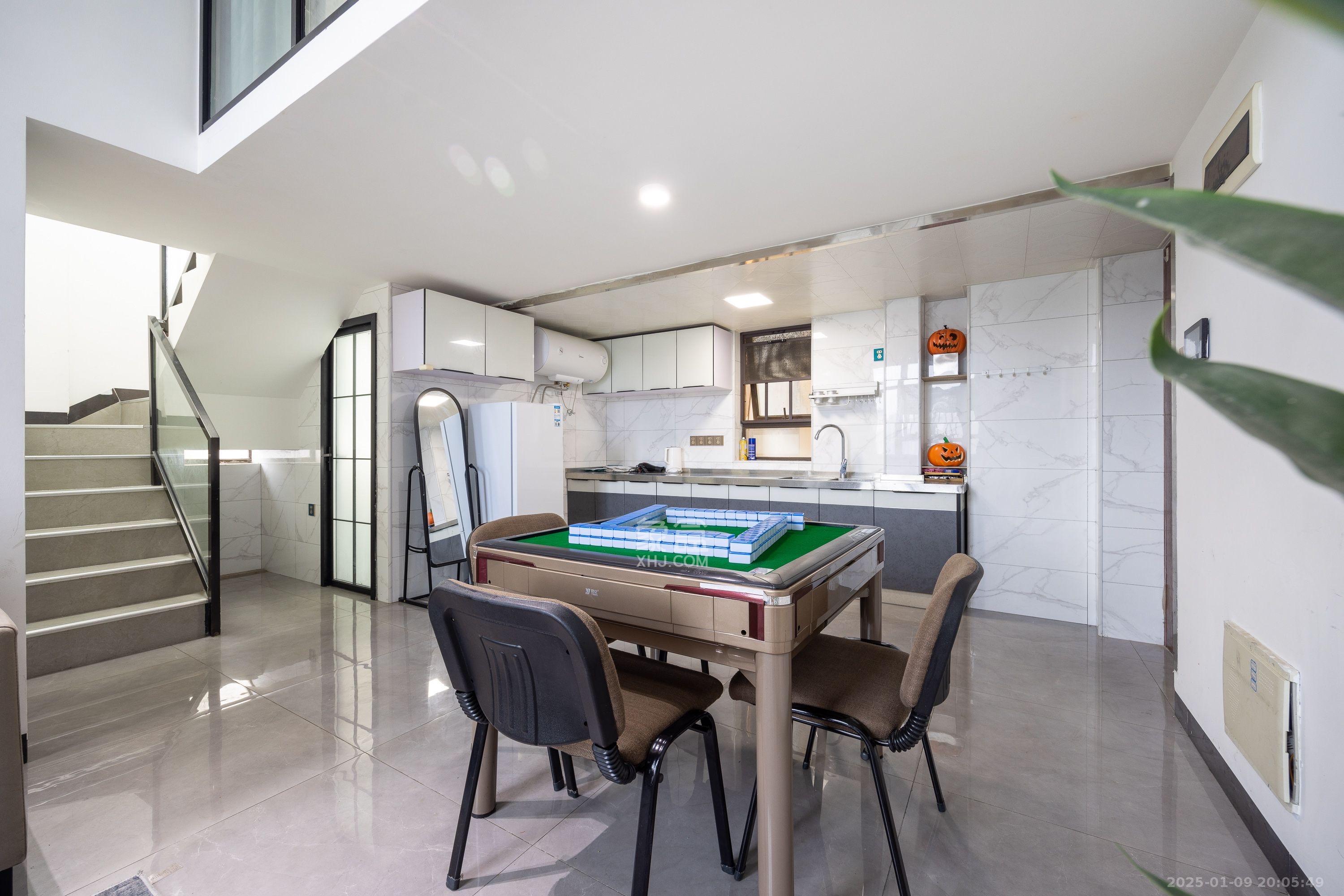 达美溪湖湾 3室1厅2卫 4000.0元/月 达美溪湖湾 3室1厅2卫 4000.0元/月室内图