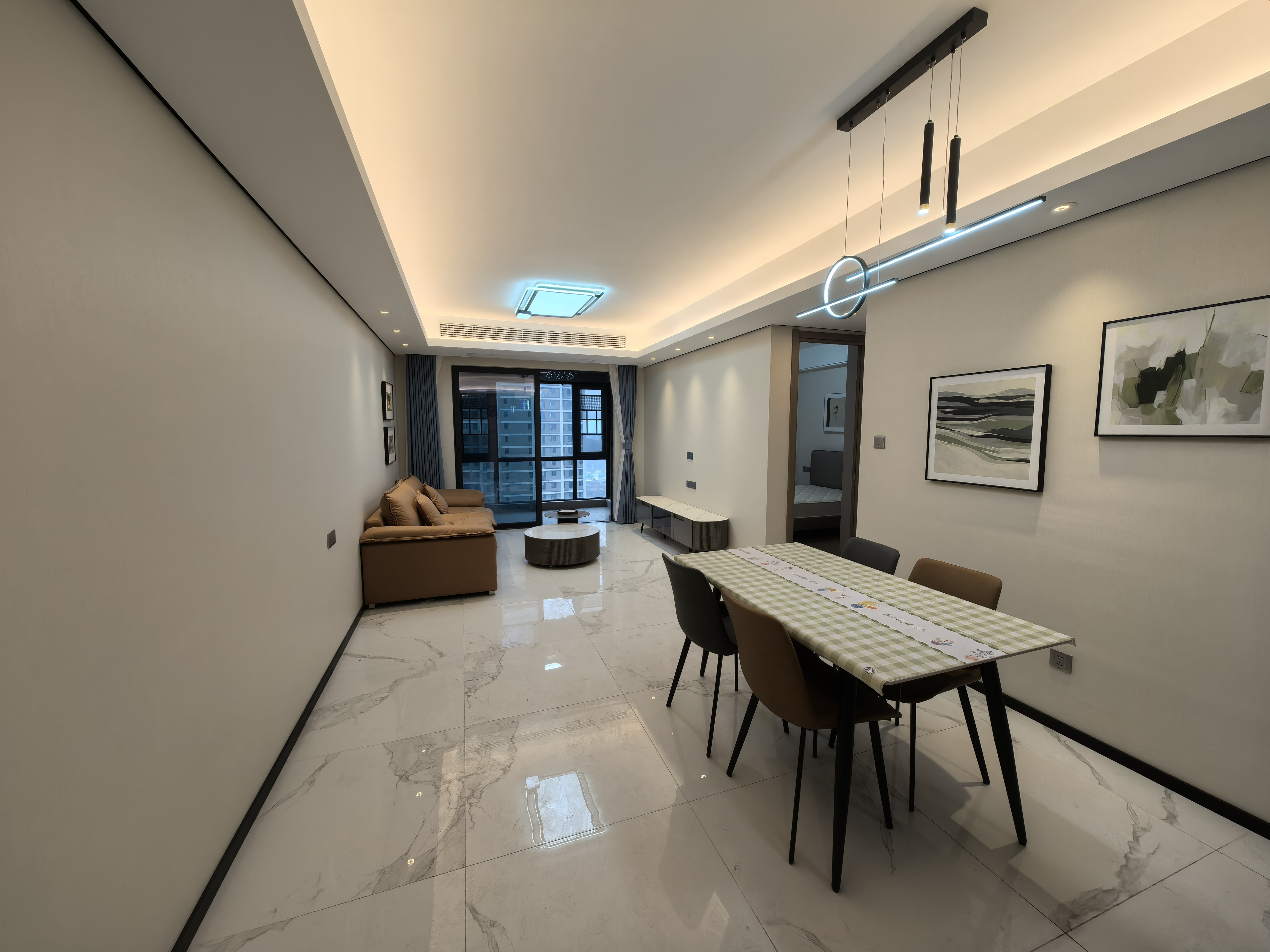 中海麓山境南区 3室2厅2卫 2900.0元/月 中海麓山境南区 3室2厅2卫 2900.0元/月户型图